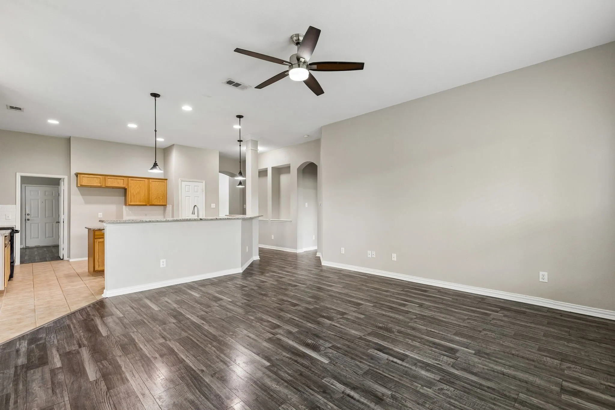 Single Family Residence For Sale in Collin County , 1209 Stone Lane, Celina, Texas 75009, 3 Bedroom, 2 Bathroom, 2 Garage spaces, 2,492 Sqft, built in 2004, mls#21402766, Real Estate Agent in Celina, Homes For Sale in Collin county, Homes For Sale in Celina, Realtor in Celina Texas, Real Estate Brokerage Independent Realty Texas, Luminita Cordes Realtor