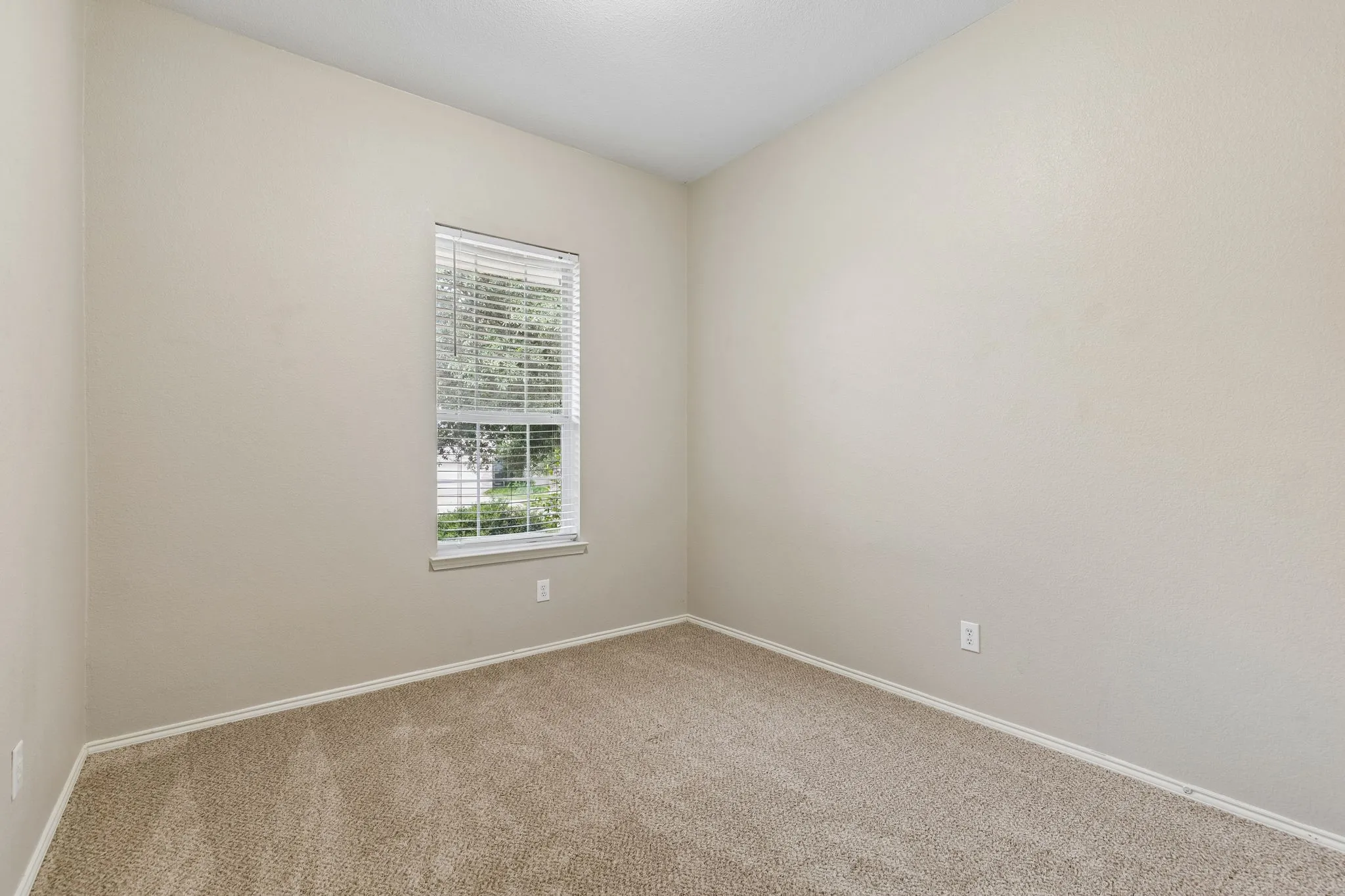 Single Family Residence For Sale in Collin County , 1209 Stone Lane, Celina, Texas 75009, 3 Bedroom, 2 Bathroom, 2 Garage spaces, 2,492 Sqft, built in 2004, mls#21402766, Real Estate Agent in Celina, Homes For Sale in Collin county, Homes For Sale in Celina, Realtor in Celina Texas, Real Estate Brokerage Independent Realty Texas, Luminita Cordes Realtor