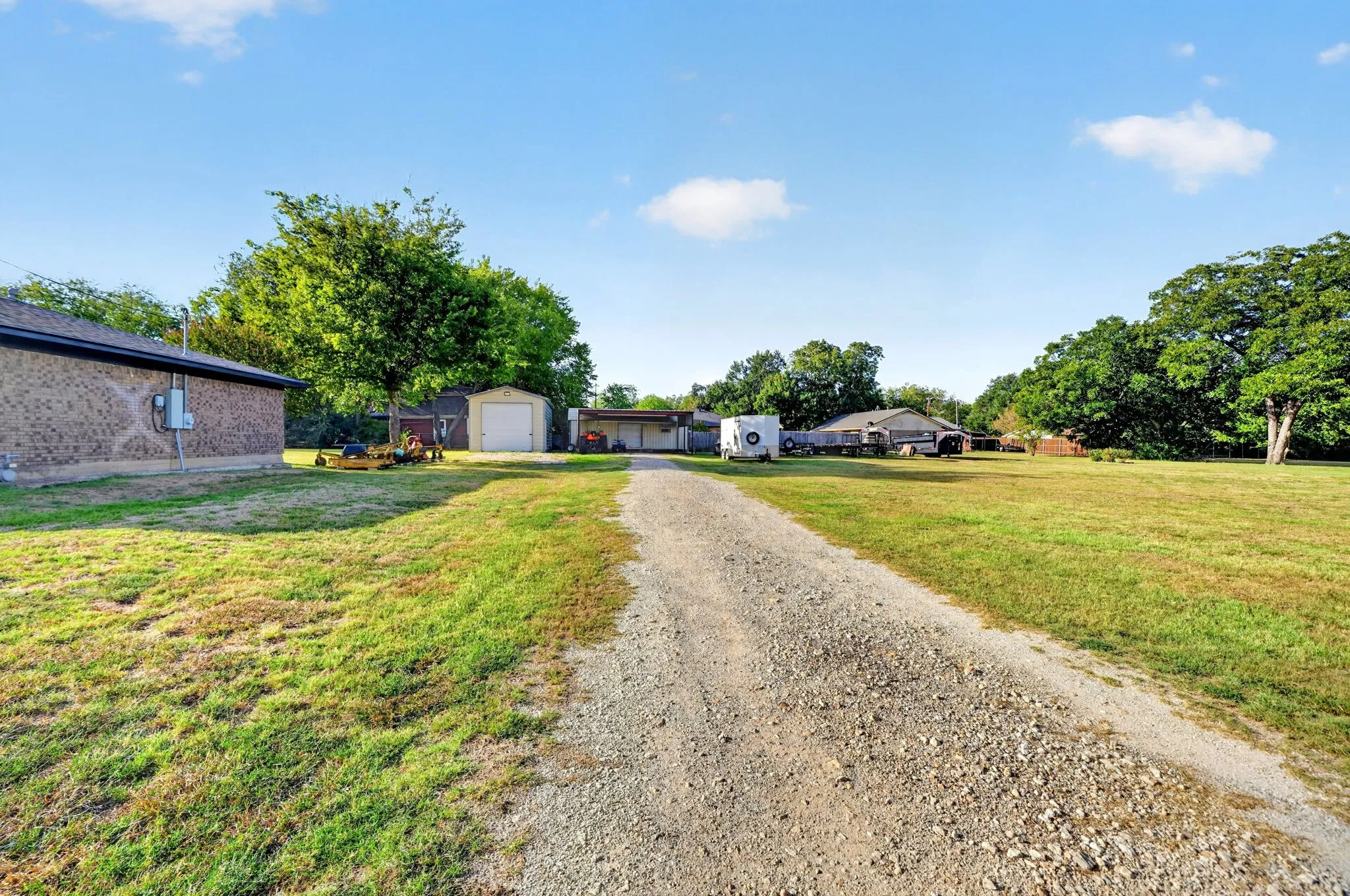 Single Family Residence For Sale in Van Zandt County , 708 E High Street, Wills Point, Texas 75169, 2 Bedroom, 2 Bathroom, Garage spaces, 1,266 Sqft, built in 1965, mls#21395210, Real Estate Agent in Wills Point, Homes For Sale in Van Zandt county, Homes For Sale in Wills Point, Realtor in Wills Point Texas, Real Estate Brokerage Independent Realty Texas, Luminita Cordes Realtor