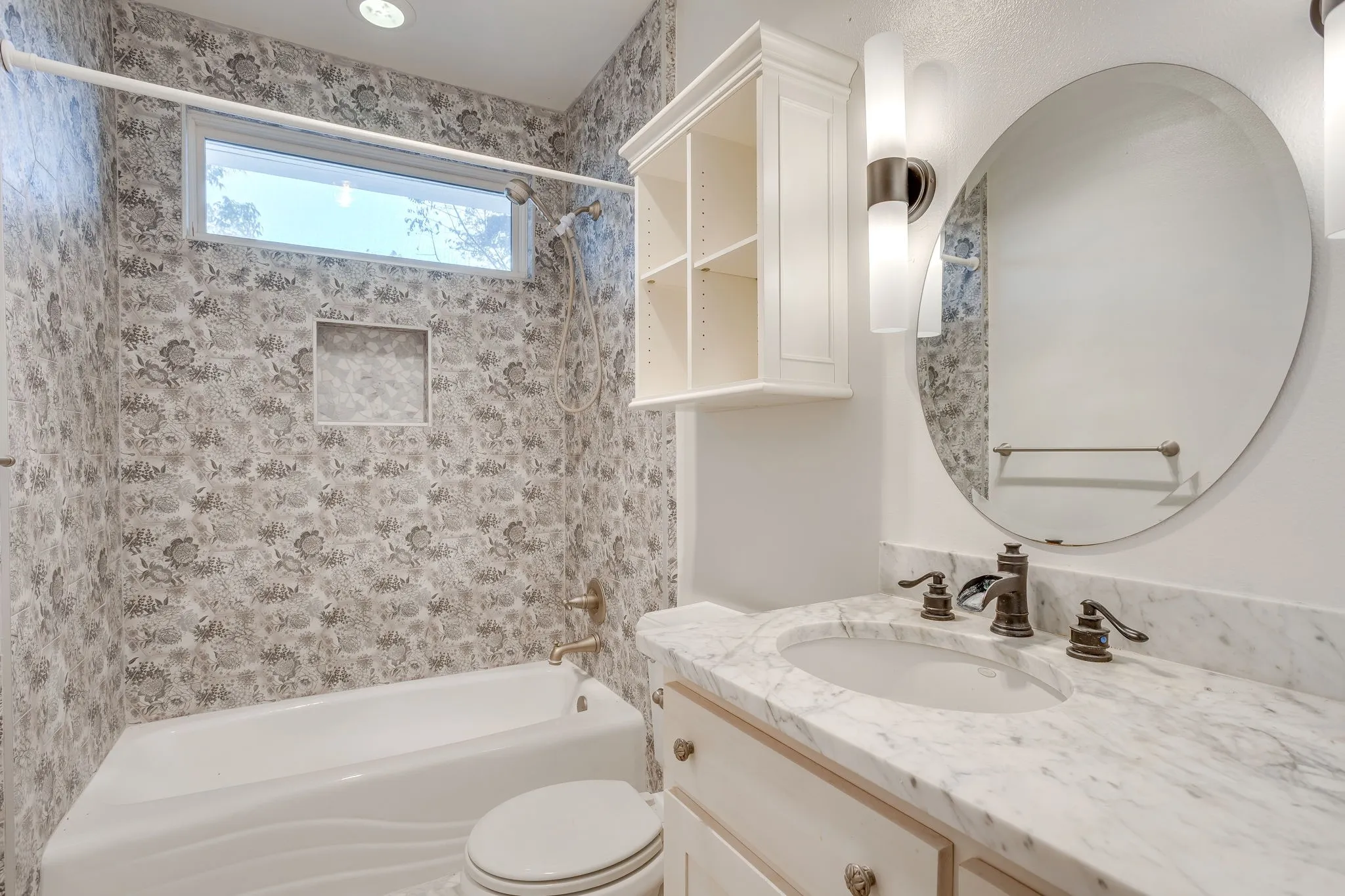 Single Family Residence For Sale in Parker County , 1590 Airport Road, Aledo, Texas 76008, 3 Bedroom, 3 Bathroom, Garage spaces, 2,360 Sqft, built in 2002, mls#21401013, Real Estate Agent in Aledo, Homes For Sale in Parker county, Homes For Sale in Aledo, Realtor in Aledo Texas, Real Estate Brokerage Independent Realty Texas, Luminita Cordes Realtor