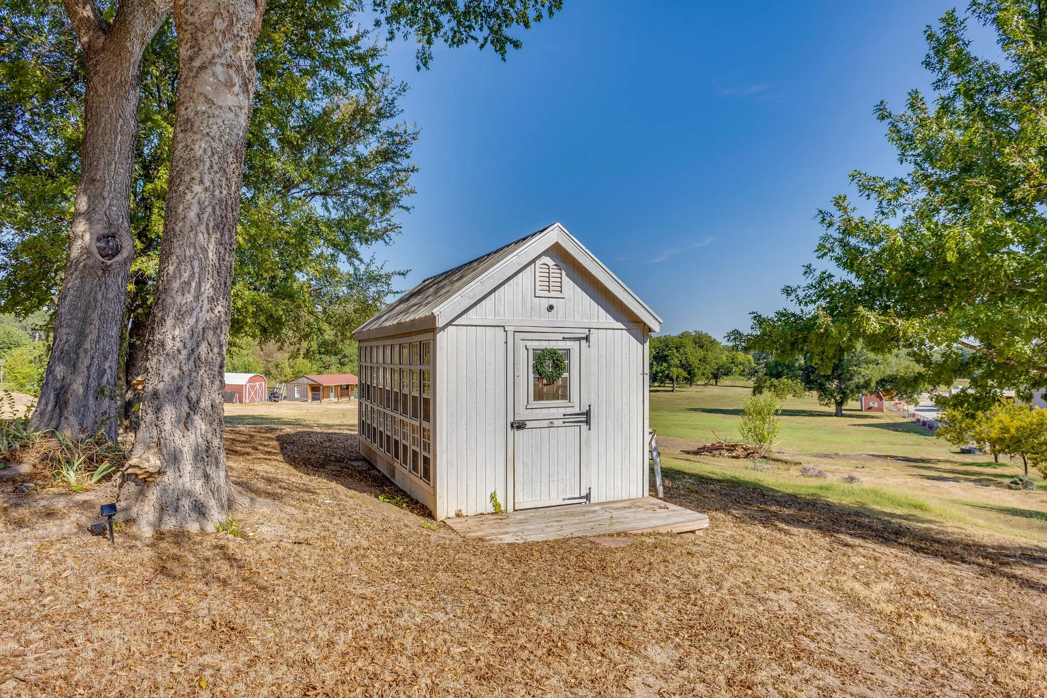 Single Family Residence For Sale in Parker County , 1590 Airport Road, Aledo, Texas 76008, 3 Bedroom, 3 Bathroom, Garage spaces, 2,360 Sqft, built in 2002, mls#21401013, Real Estate Agent in Aledo, Homes For Sale in Parker county, Homes For Sale in Aledo, Realtor in Aledo Texas, Real Estate Brokerage Independent Realty Texas, Luminita Cordes Realtor