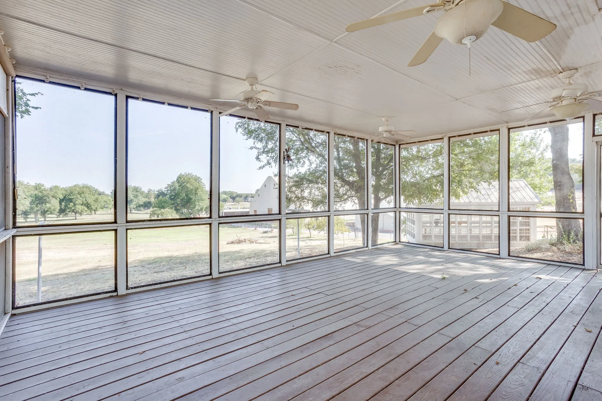 Single Family Residence For Sale in Parker County , 1590 Airport Road, Aledo, Texas 76008, 3 Bedroom, 3 Bathroom, Garage spaces, 2,360 Sqft, built in 2002, mls#21401013, Real Estate Agent in Aledo, Homes For Sale in Parker county, Homes For Sale in Aledo, Realtor in Aledo Texas, Real Estate Brokerage Independent Realty Texas, Luminita Cordes Realtor