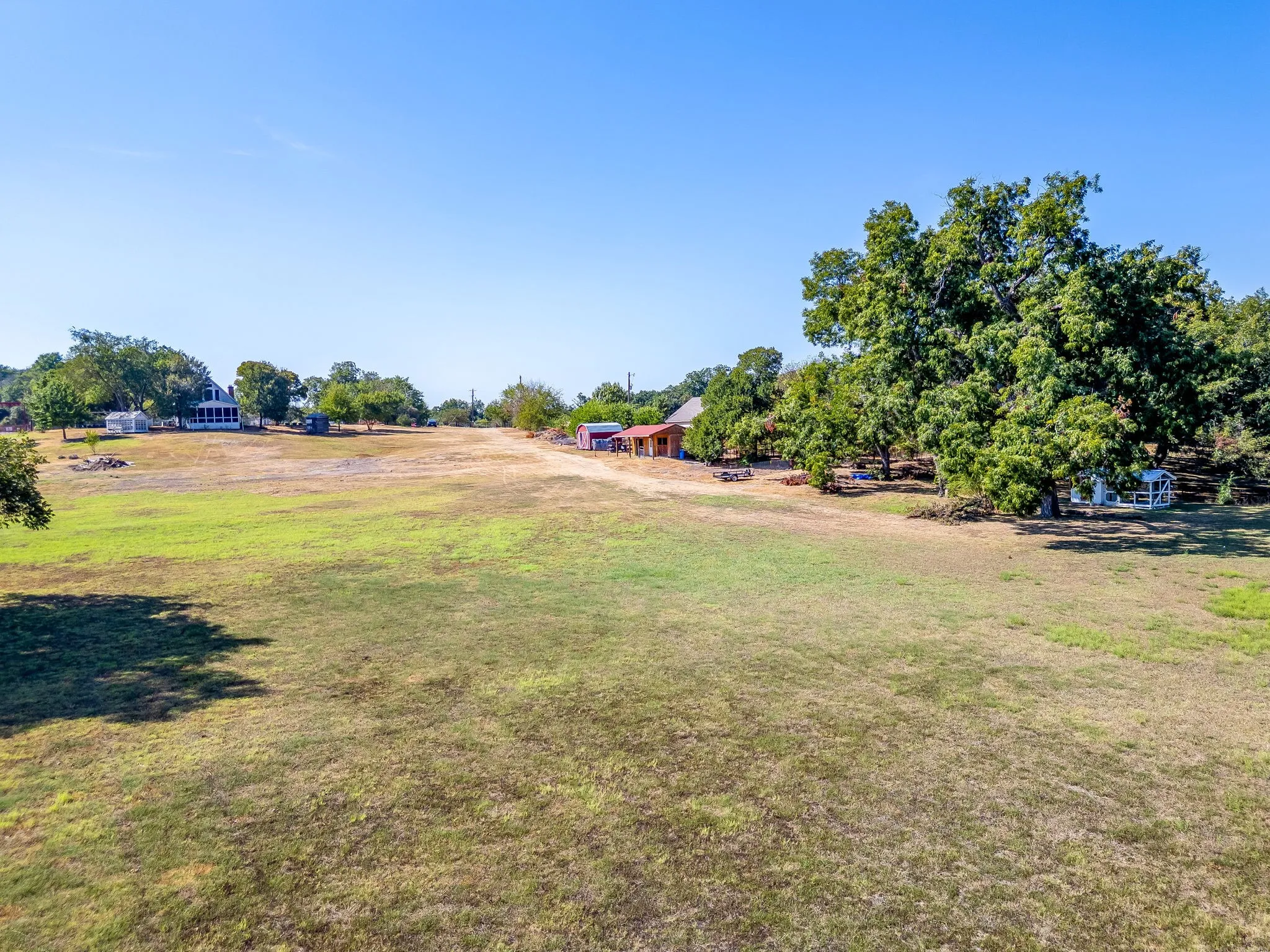 Single Family Residence For Sale in Parker County , 1590 Airport Road, Aledo, Texas 76008, 3 Bedroom, 3 Bathroom, Garage spaces, 2,360 Sqft, built in 2002, mls#21401013, Real Estate Agent in Aledo, Homes For Sale in Parker county, Homes For Sale in Aledo, Realtor in Aledo Texas, Real Estate Brokerage Independent Realty Texas, Luminita Cordes Realtor