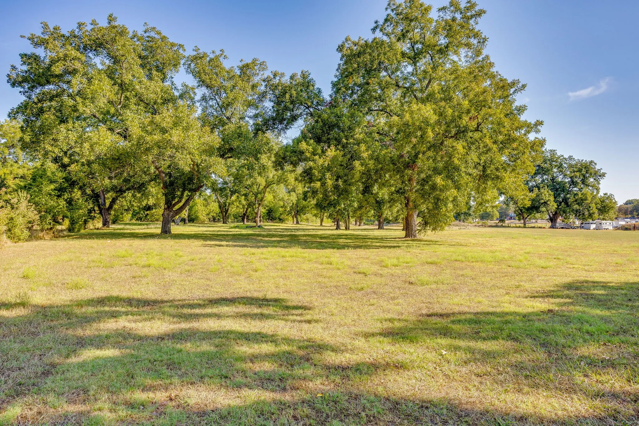 Single Family Residence For Sale in Parker County , 1590 Airport Road, Aledo, Texas 76008, 3 Bedroom, 3 Bathroom, Garage spaces, 2,360 Sqft, built in 2002, mls#21401013, Real Estate Agent in Aledo, Homes For Sale in Parker county, Homes For Sale in Aledo, Realtor in Aledo Texas, Real Estate Brokerage Independent Realty Texas, Luminita Cordes Realtor