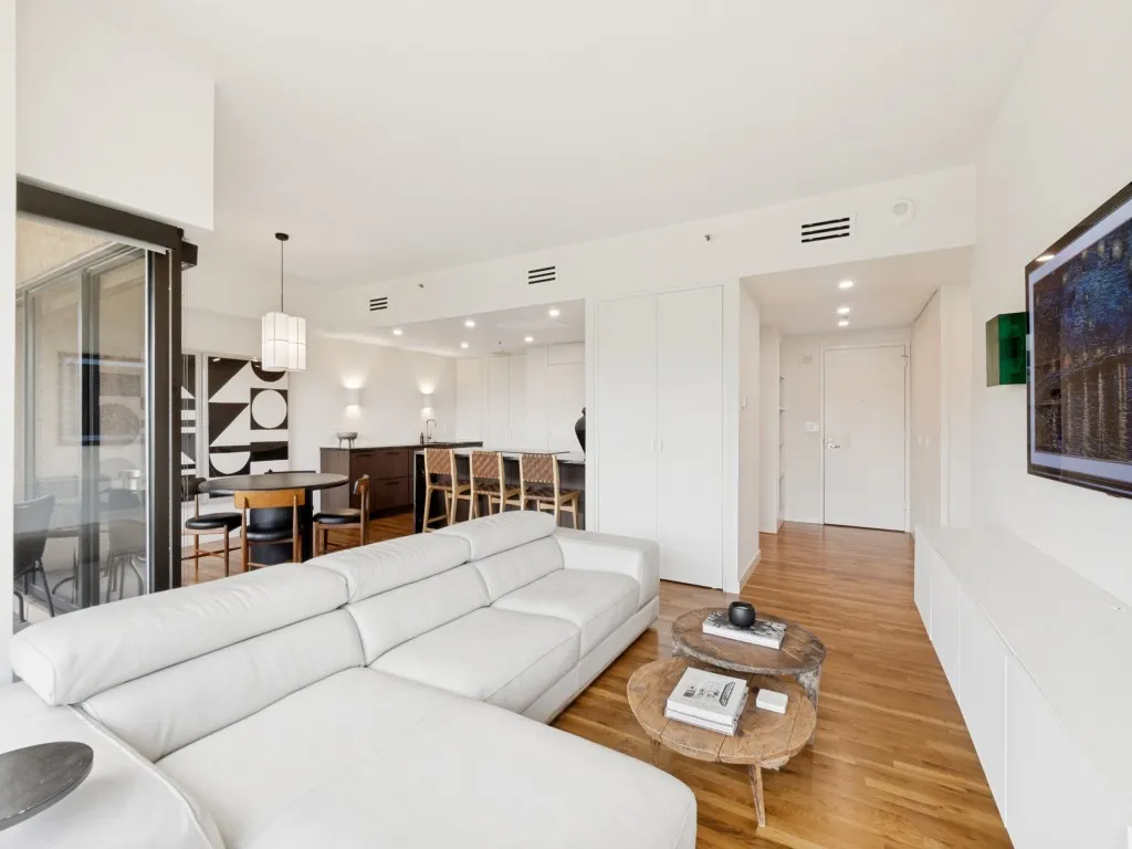 Condominium For Rent in Dallas County , 3030 Mckinney Avenue 1005, Dallas, Texas 75204, 1 Bedroom, 1 Bathroom, 1 Garage spaces, 996 Sqft, built in 1981, mls#21402646, Real Estate Agent in Dallas, Homes For Rent in Dallas county, Homes For Rent in Dallas, Realtor in Dallas Texas, Real Estate Brokerage Independent Realty Texas, Luminita Cordes Realtor
