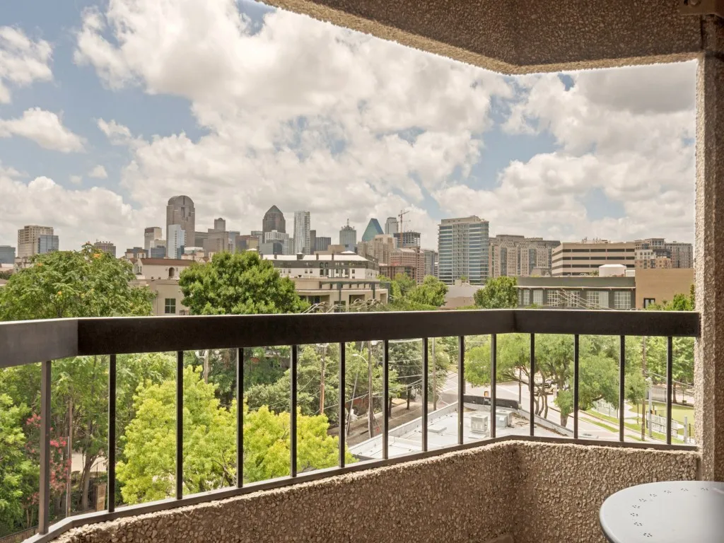 Condominium For Rent in Dallas County , 3030 Mckinney Avenue 1005, Dallas, Texas 75204, 1 Bedroom, 1 Bathroom, 1 Garage spaces, 996 Sqft, built in 1981, mls#21402646, Real Estate Agent in Dallas, Homes For Rent in Dallas county, Homes For Rent in Dallas, Realtor in Dallas Texas, Real Estate Brokerage Independent Realty Texas, Luminita Cordes Realtor
