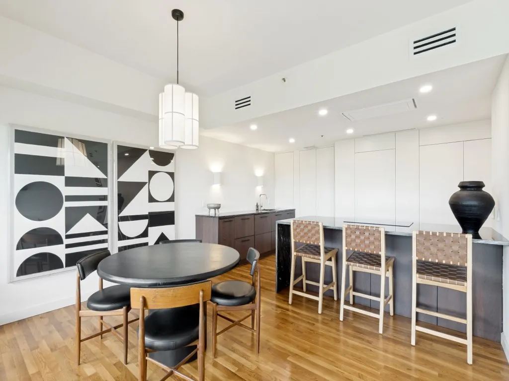 Condominium For Rent in Dallas County , 3030 Mckinney Avenue 1005, Dallas, Texas 75204, 1 Bedroom, 1 Bathroom, 1 Garage spaces, 996 Sqft, built in 1981, mls#21402646, Real Estate Agent in Dallas, Homes For Rent in Dallas county, Homes For Rent in Dallas, Realtor in Dallas Texas, Real Estate Brokerage Independent Realty Texas, Luminita Cordes Realtor