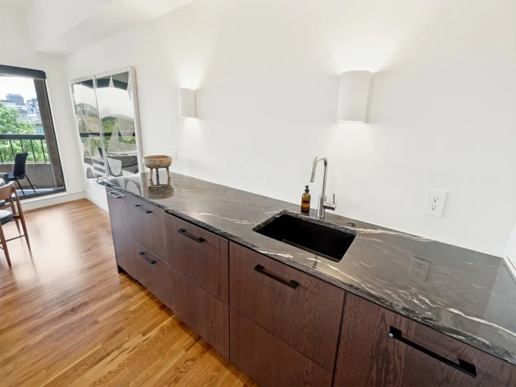 Condominium For Rent in Dallas County , 3030 Mckinney Avenue 1005, Dallas, Texas 75204, 1 Bedroom, 1 Bathroom, 1 Garage spaces, 996 Sqft, built in 1981, mls#21402646, Real Estate Agent in Dallas, Homes For Rent in Dallas county, Homes For Rent in Dallas, Realtor in Dallas Texas, Real Estate Brokerage Independent Realty Texas, Luminita Cordes Realtor
