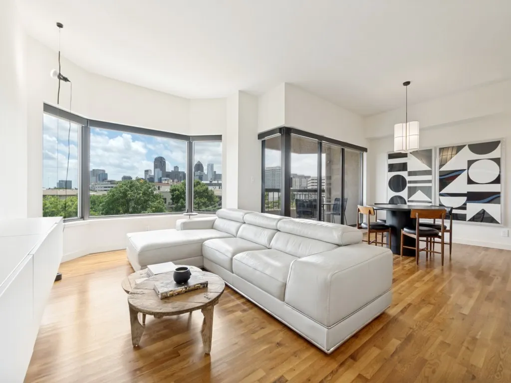 Condominium For Rent in Dallas County , 3030 Mckinney Avenue 1005, Dallas, Texas 75204, 1 Bedroom, 1 Bathroom, 1 Garage spaces, 996 Sqft, built in 1981, mls#21402646, Real Estate Agent in Dallas, Homes For Rent in Dallas county, Homes For Rent in Dallas, Realtor in Dallas Texas, Real Estate Brokerage Independent Realty Texas, Luminita Cordes Realtor