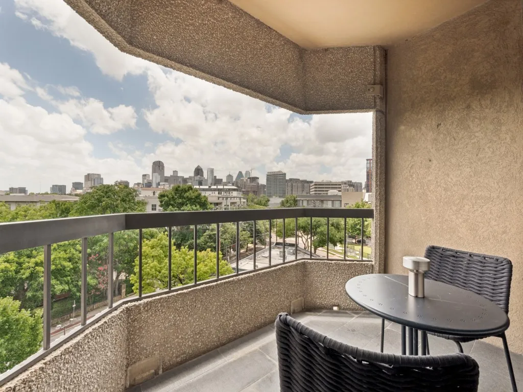 Condominium For Rent in Dallas County , 3030 Mckinney Avenue 1005, Dallas, Texas 75204, 1 Bedroom, 1 Bathroom, 1 Garage spaces, 996 Sqft, built in 1981, mls#21402646, Real Estate Agent in Dallas, Homes For Rent in Dallas county, Homes For Rent in Dallas, Realtor in Dallas Texas, Real Estate Brokerage Independent Realty Texas, Luminita Cordes Realtor