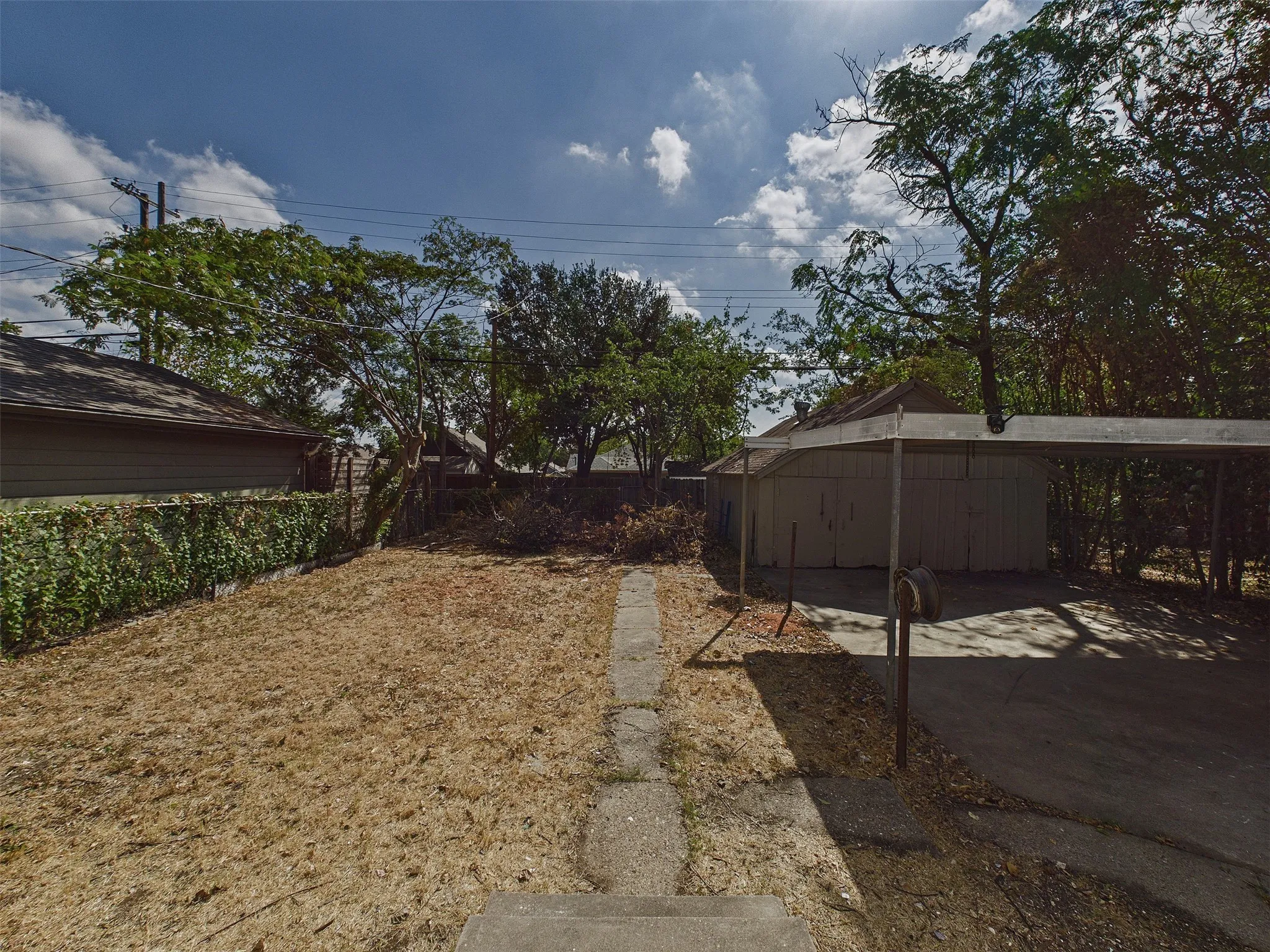 Single Family Residence For Rent in Dallas County , 1026 Cedar Hill Avenue, Dallas, Texas 75208, 3 Bedroom, 2 Bathroom, Garage spaces, 1,380 Sqft, built in 1925, mls#21399732, Real Estate Agent in Dallas, Homes For Rent in Dallas county, Homes For Rent in Dallas, Realtor in Dallas Texas, Real Estate Brokerage Independent Realty Texas, Luminita Cordes Realtor