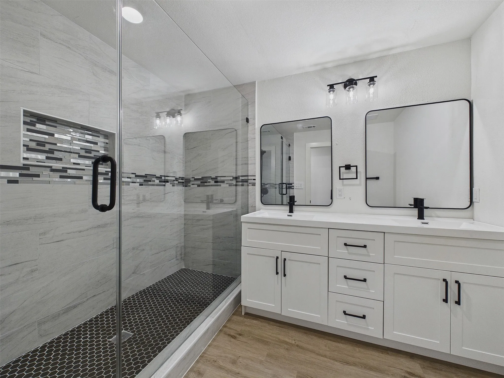 Single Family Residence For Rent in Dallas County , 1026 Cedar Hill Avenue, Dallas, Texas 75208, 3 Bedroom, 2 Bathroom, Garage spaces, 1,380 Sqft, built in 1925, mls#21399732, Real Estate Agent in Dallas, Homes For Rent in Dallas county, Homes For Rent in Dallas, Realtor in Dallas Texas, Real Estate Brokerage Independent Realty Texas, Luminita Cordes Realtor