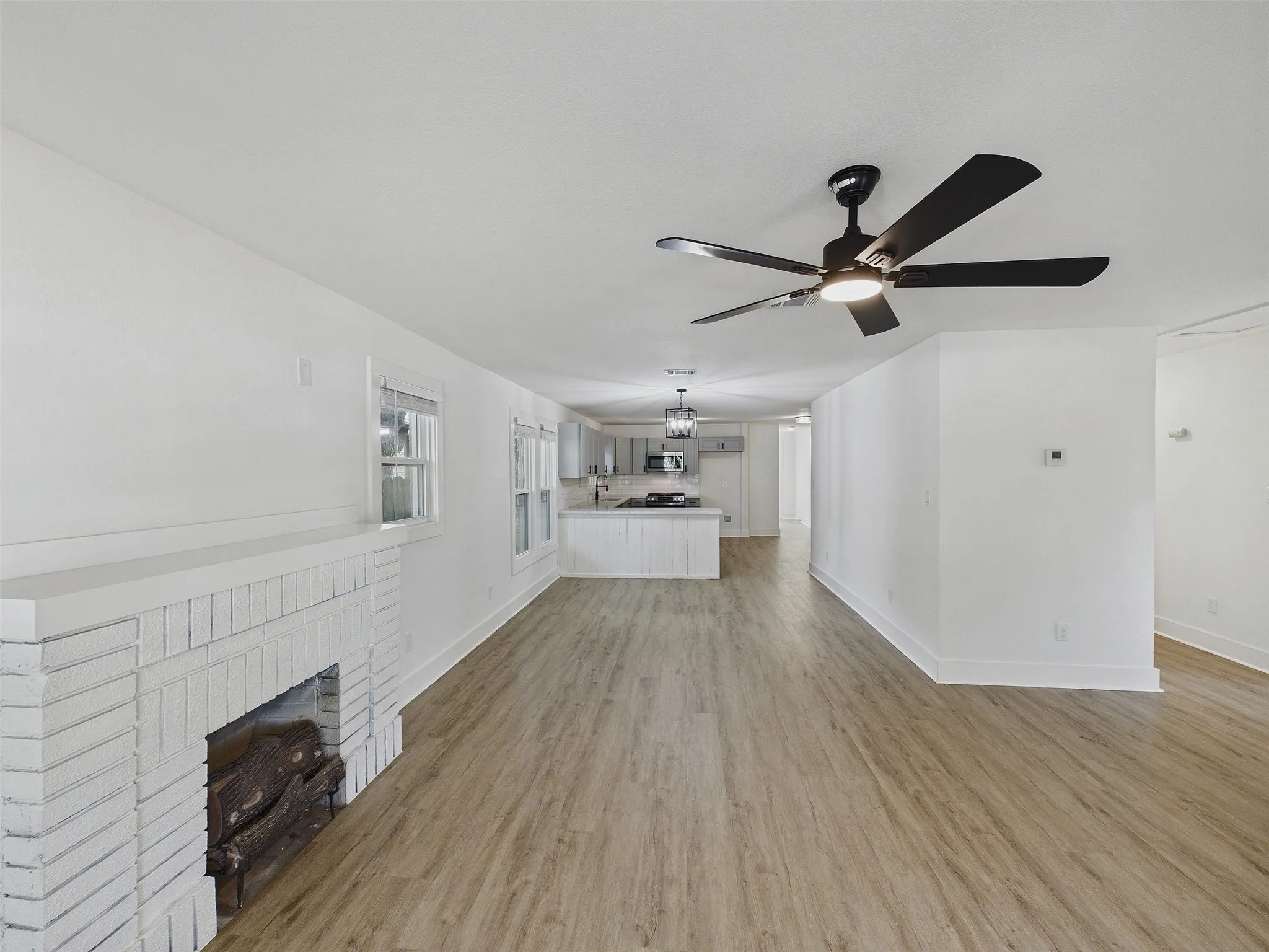 Single Family Residence For Rent in Dallas County , 1026 Cedar Hill Avenue, Dallas, Texas 75208, 3 Bedroom, 2 Bathroom, Garage spaces, 1,380 Sqft, built in 1925, mls#21399732, Real Estate Agent in Dallas, Homes For Rent in Dallas county, Homes For Rent in Dallas, Realtor in Dallas Texas, Real Estate Brokerage Independent Realty Texas, Luminita Cordes Realtor