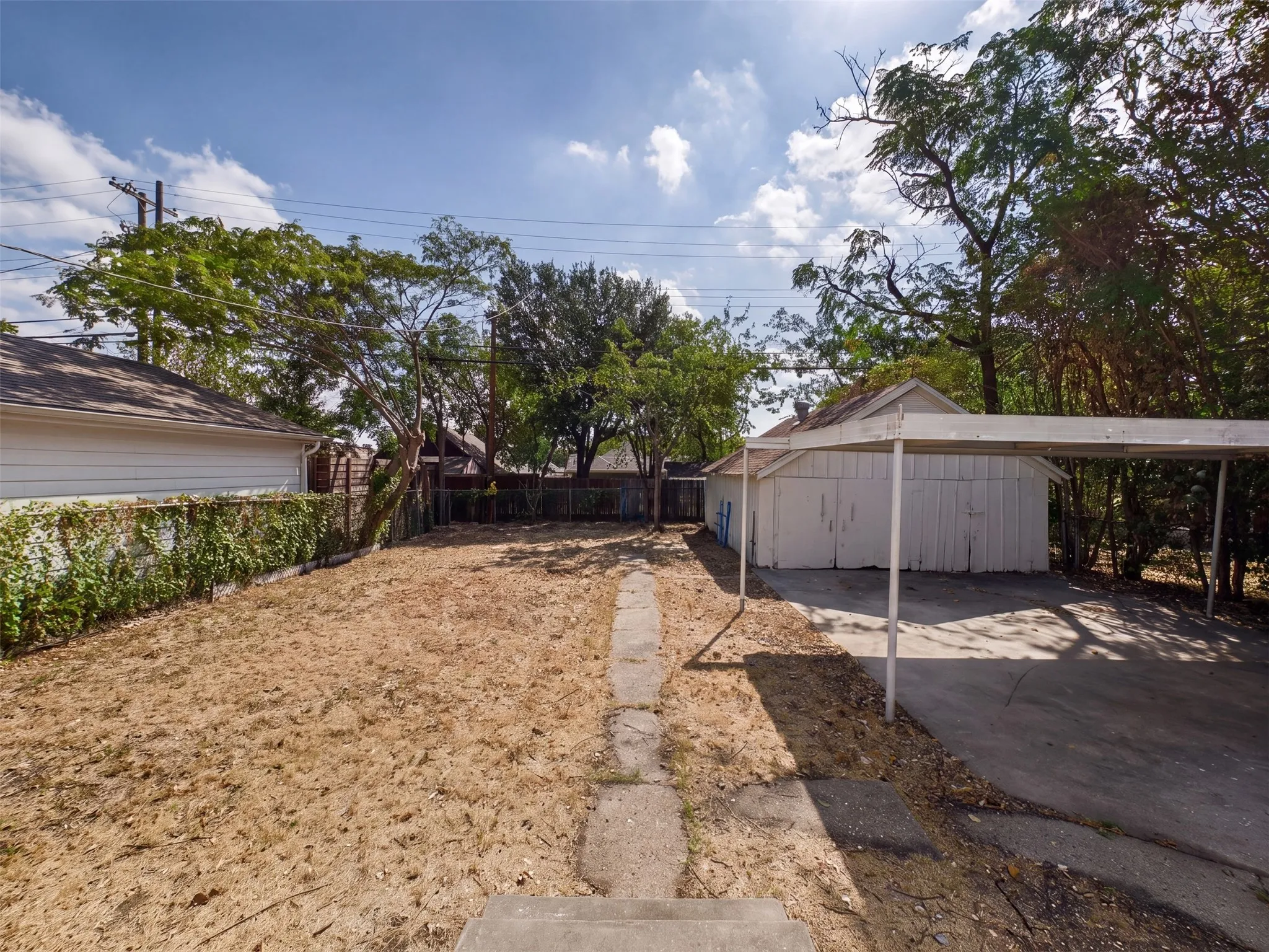 Single Family Residence For Rent in Dallas County , 1026 Cedar Hill Avenue, Dallas, Texas 75208, 3 Bedroom, 2 Bathroom, Garage spaces, 1,380 Sqft, built in 1925, mls#21399732, Real Estate Agent in Dallas, Homes For Rent in Dallas county, Homes For Rent in Dallas, Realtor in Dallas Texas, Real Estate Brokerage Independent Realty Texas, Luminita Cordes Realtor