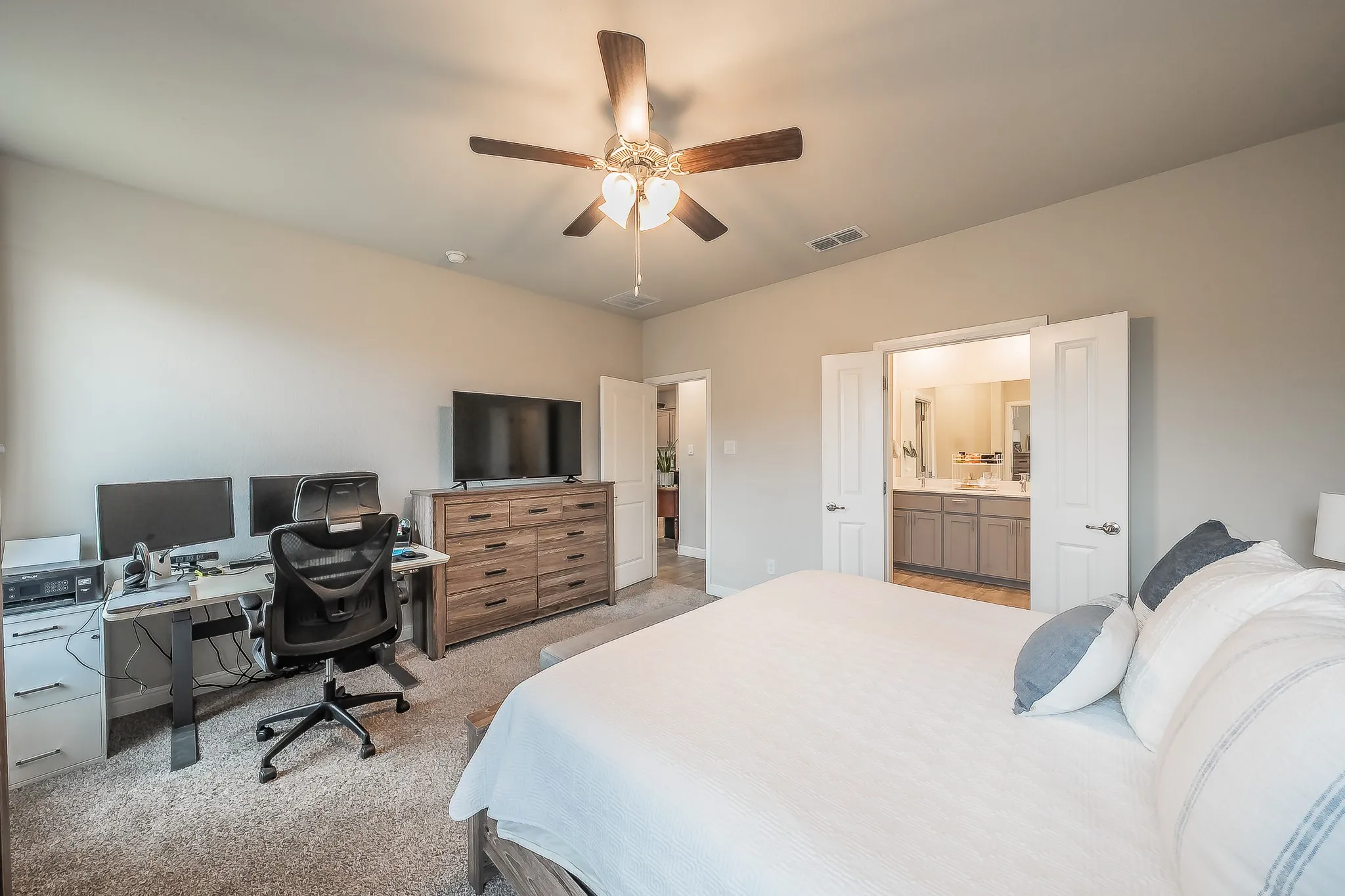 Single Family Residence For Sale in Denton County , 737 Blackhorse Trail, Fort Worth, Texas 76247, 4 Bedroom, 2 Bathroom, 2 Garage spaces, 1,664 Sqft, built in 2022, mls#21401752, Real Estate Agent in Fort Worth, Homes For Sale in Denton county, Homes For Sale in Fort Worth, Realtor in Fort Worth Texas, Real Estate Brokerage Independent Realty Texas, Luminita Cordes Realtor