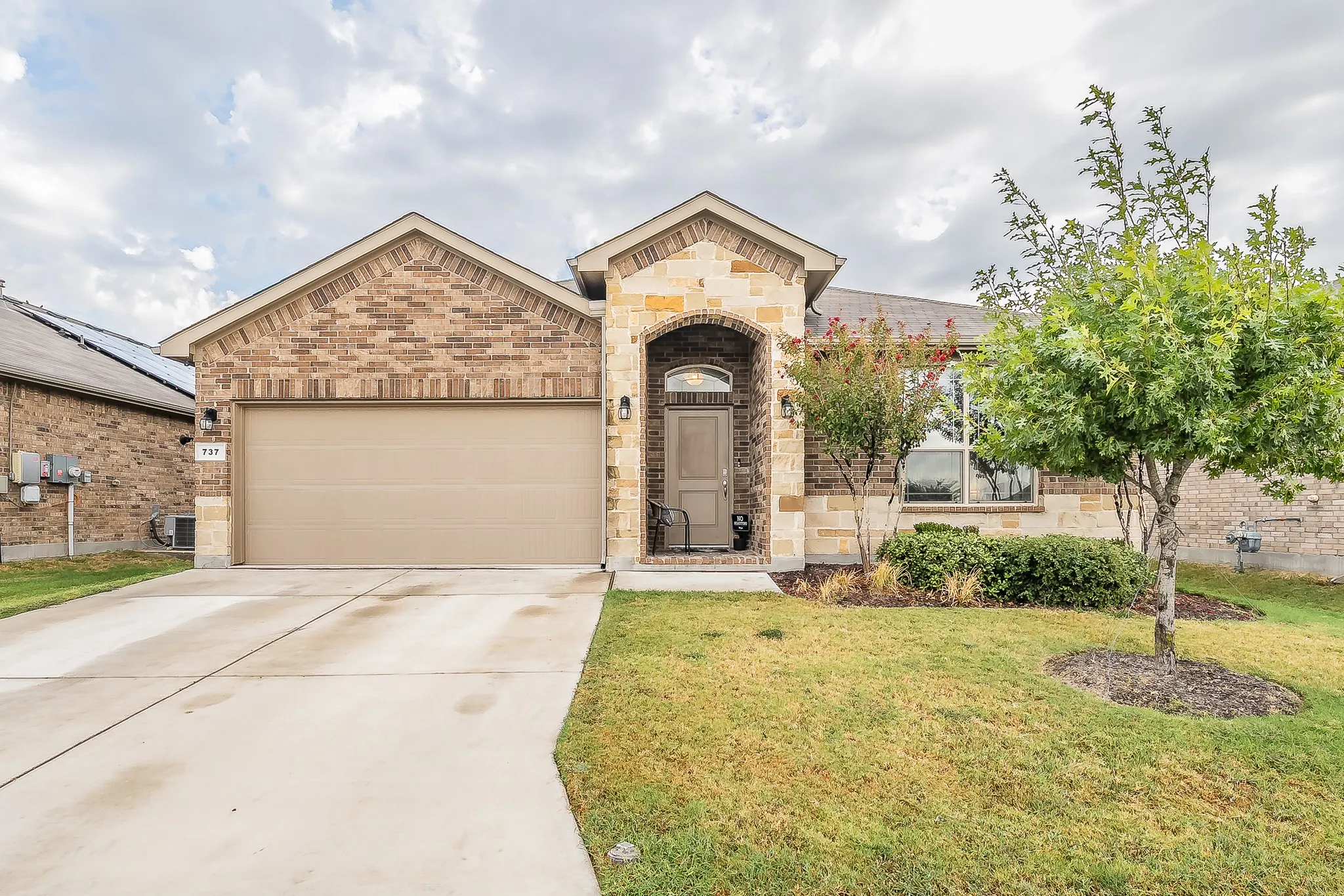 Single Family Residence For Sale in Denton County , 737 Blackhorse Trail, Fort Worth, Texas 76247, 4 Bedroom, 2 Bathroom, 2 Garage spaces, 1,664 Sqft, built in 2022, mls#21401752, Real Estate Agent in Fort Worth, Homes For Sale in Denton county, Homes For Sale in Fort Worth, Realtor in Fort Worth Texas, Real Estate Brokerage Independent Realty Texas, Luminita Cordes Realtor