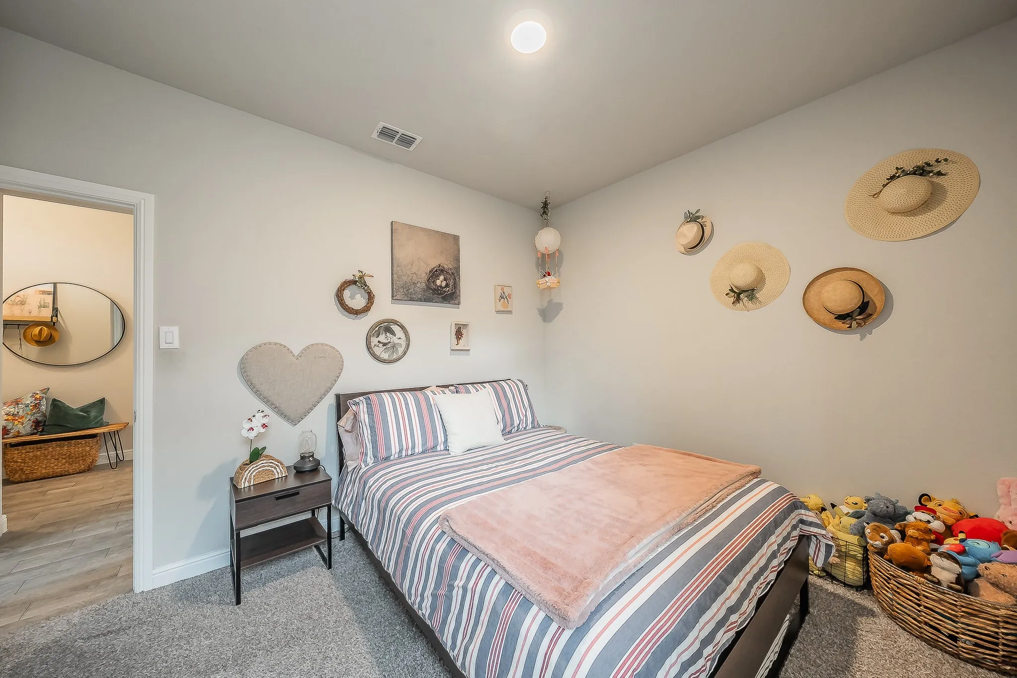 Single Family Residence For Sale in Denton County , 737 Blackhorse Trail, Fort Worth, Texas 76247, 4 Bedroom, 2 Bathroom, 2 Garage spaces, 1,664 Sqft, built in 2022, mls#21401752, Real Estate Agent in Fort Worth, Homes For Sale in Denton county, Homes For Sale in Fort Worth, Realtor in Fort Worth Texas, Real Estate Brokerage Independent Realty Texas, Luminita Cordes Realtor