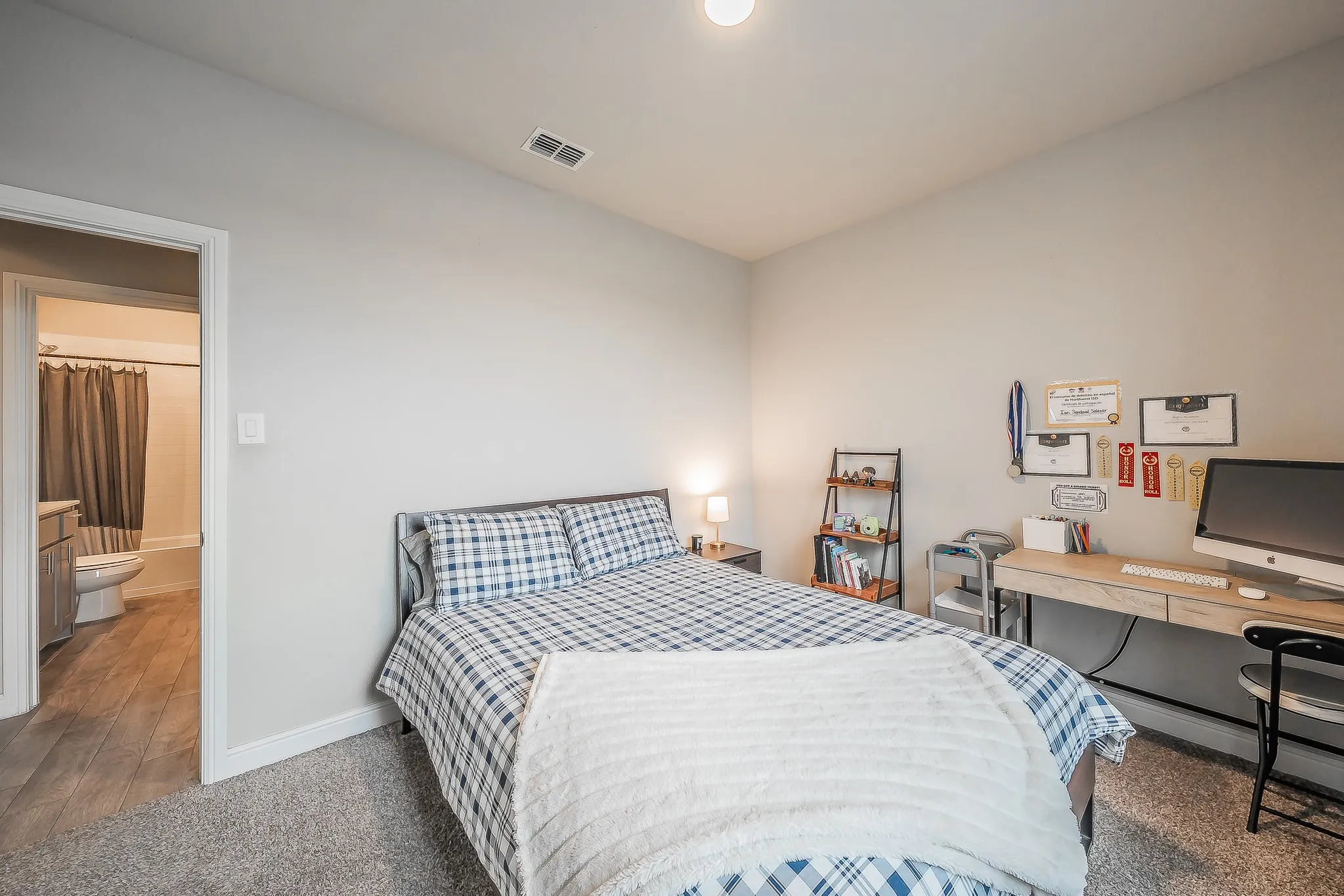 Single Family Residence For Sale in Denton County , 737 Blackhorse Trail, Fort Worth, Texas 76247, 4 Bedroom, 2 Bathroom, 2 Garage spaces, 1,664 Sqft, built in 2022, mls#21401752, Real Estate Agent in Fort Worth, Homes For Sale in Denton county, Homes For Sale in Fort Worth, Realtor in Fort Worth Texas, Real Estate Brokerage Independent Realty Texas, Luminita Cordes Realtor