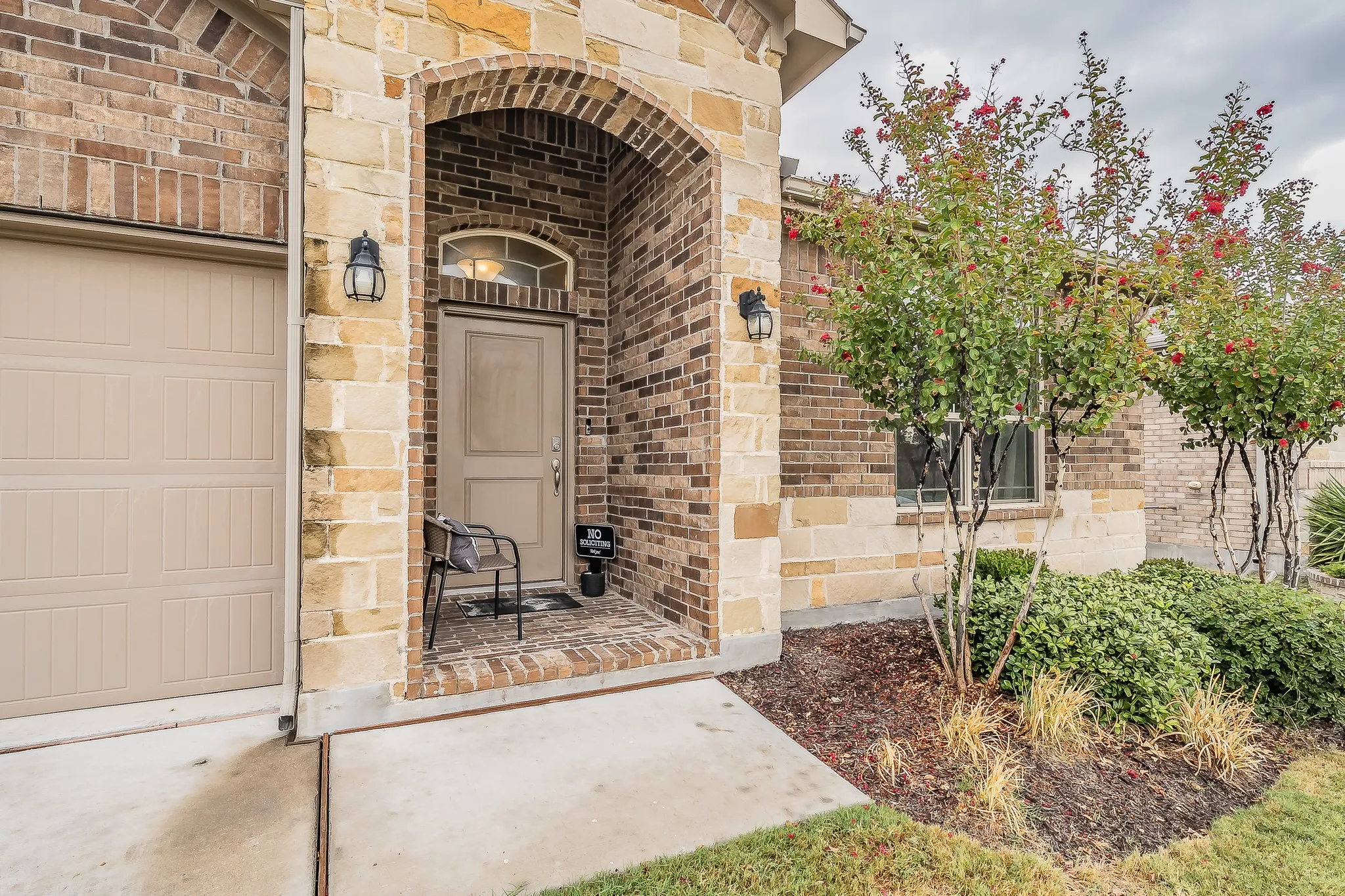 Single Family Residence For Sale in Denton County , 737 Blackhorse Trail, Fort Worth, Texas 76247, 4 Bedroom, 2 Bathroom, 2 Garage spaces, 1,664 Sqft, built in 2022, mls#21401752, Real Estate Agent in Fort Worth, Homes For Sale in Denton county, Homes For Sale in Fort Worth, Realtor in Fort Worth Texas, Real Estate Brokerage Independent Realty Texas, Luminita Cordes Realtor