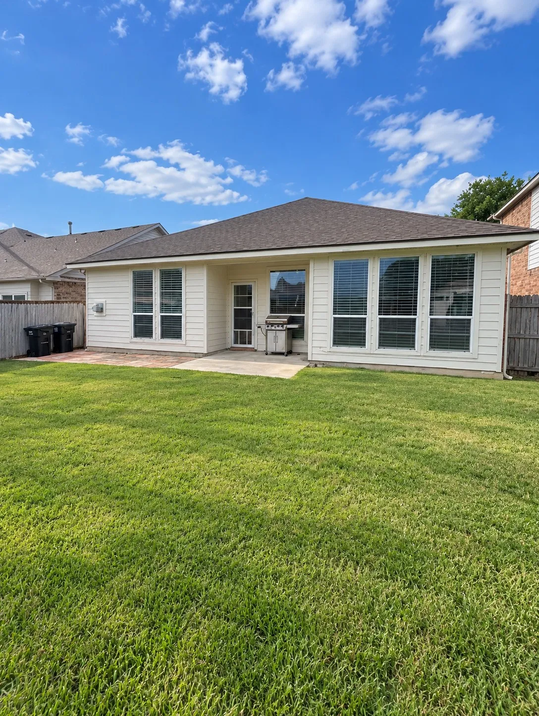 Single Family Residence For Rent in Tarrant County , 6344 Ferncreek Lane, Fort Worth, Texas 76179, 3 Bedroom, 2 Bathroom, 1 Garage spaces, 1,884 Sqft, built in 2005, mls#21402772, Real Estate Agent in Fort Worth, Homes For Rent in Tarrant county, Homes For Rent in Fort Worth, Realtor in Fort Worth Texas, Real Estate Brokerage Independent Realty Texas, Luminita Cordes Realtor