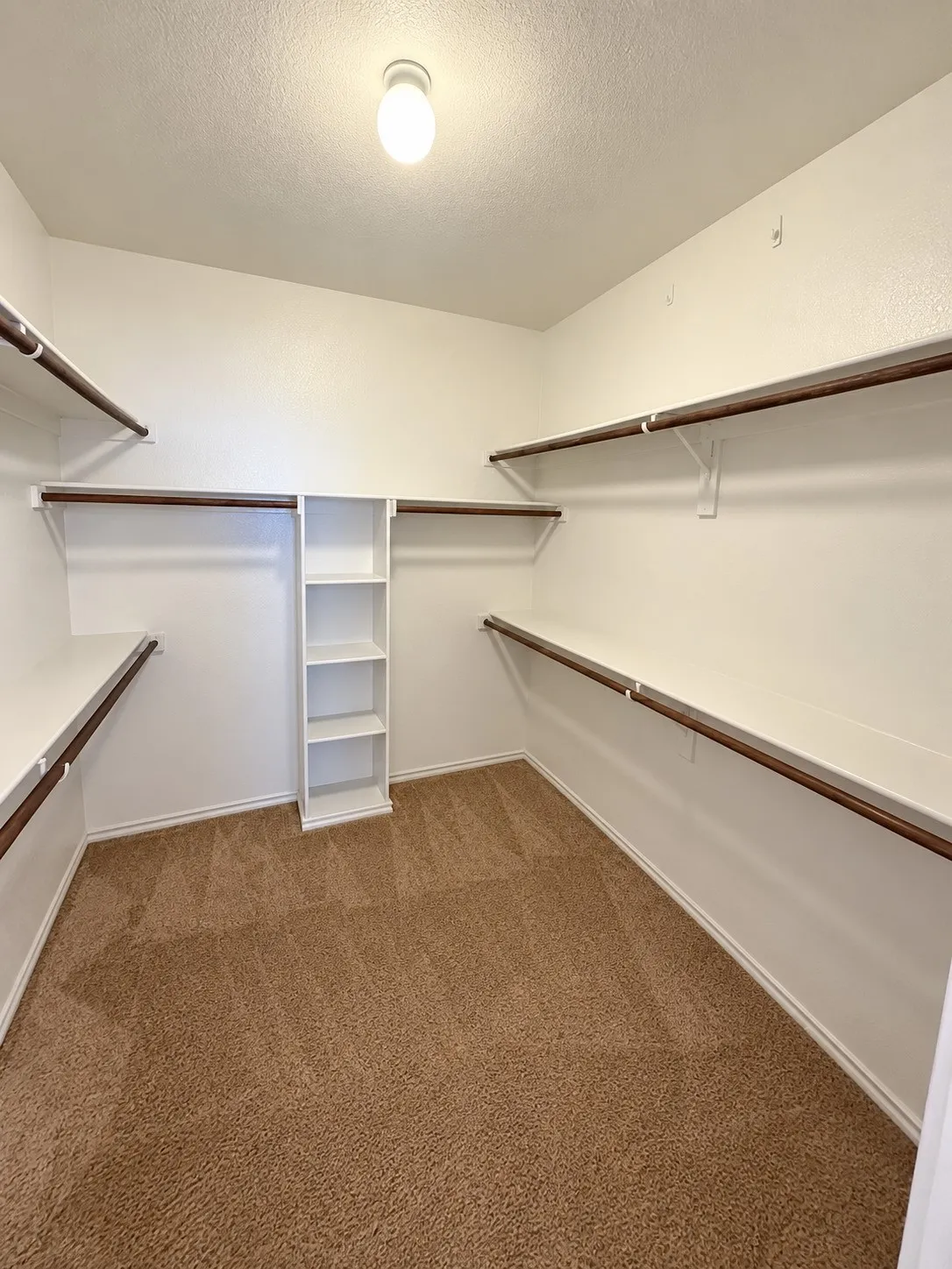 Single Family Residence For Rent in Tarrant County , 6344 Ferncreek Lane, Fort Worth, Texas 76179, 3 Bedroom, 2 Bathroom, 1 Garage spaces, 1,884 Sqft, built in 2005, mls#21402772, Real Estate Agent in Fort Worth, Homes For Rent in Tarrant county, Homes For Rent in Fort Worth, Realtor in Fort Worth Texas, Real Estate Brokerage Independent Realty Texas, Luminita Cordes Realtor