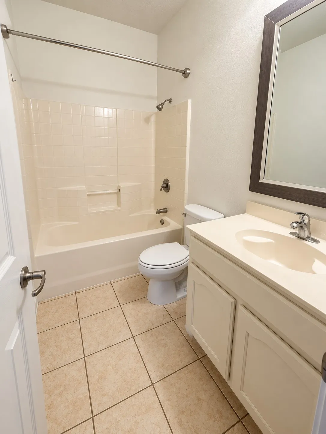 Single Family Residence For Rent in Tarrant County , 6344 Ferncreek Lane, Fort Worth, Texas 76179, 3 Bedroom, 2 Bathroom, 1 Garage spaces, 1,884 Sqft, built in 2005, mls#21402772, Real Estate Agent in Fort Worth, Homes For Rent in Tarrant county, Homes For Rent in Fort Worth, Realtor in Fort Worth Texas, Real Estate Brokerage Independent Realty Texas, Luminita Cordes Realtor