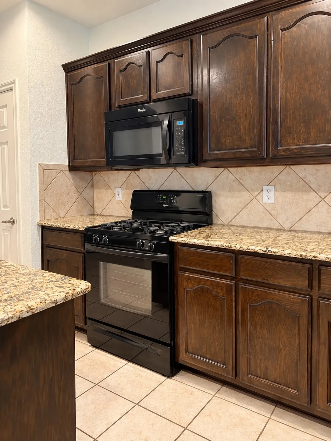 Single Family Residence For Rent in Tarrant County , 6344 Ferncreek Lane, Fort Worth, Texas 76179, 3 Bedroom, 2 Bathroom, 1 Garage spaces, 1,884 Sqft, built in 2005, mls#21402772, Real Estate Agent in Fort Worth, Homes For Rent in Tarrant county, Homes For Rent in Fort Worth, Realtor in Fort Worth Texas, Real Estate Brokerage Independent Realty Texas, Luminita Cordes Realtor