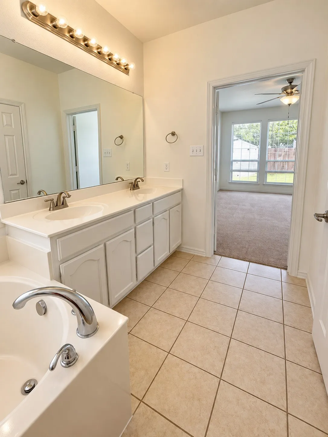 Single Family Residence For Rent in Tarrant County , 6344 Ferncreek Lane, Fort Worth, Texas 76179, 3 Bedroom, 2 Bathroom, 1 Garage spaces, 1,884 Sqft, built in 2005, mls#21402772, Real Estate Agent in Fort Worth, Homes For Rent in Tarrant county, Homes For Rent in Fort Worth, Realtor in Fort Worth Texas, Real Estate Brokerage Independent Realty Texas, Luminita Cordes Realtor