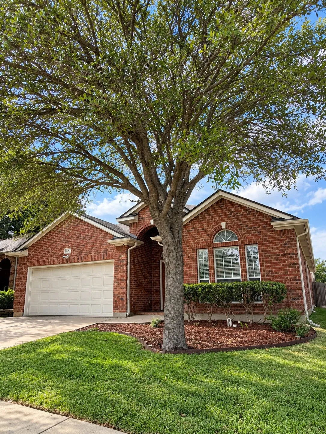 Single Family Residence For Rent in Tarrant County , 6344 Ferncreek Lane, Fort Worth, Texas 76179, 3 Bedroom, 2 Bathroom, 1 Garage spaces, 1,884 Sqft, built in 2005, mls#21402772, Real Estate Agent in Fort Worth, Homes For Rent in Tarrant county, Homes For Rent in Fort Worth, Realtor in Fort Worth Texas, Real Estate Brokerage Independent Realty Texas, Luminita Cordes Realtor