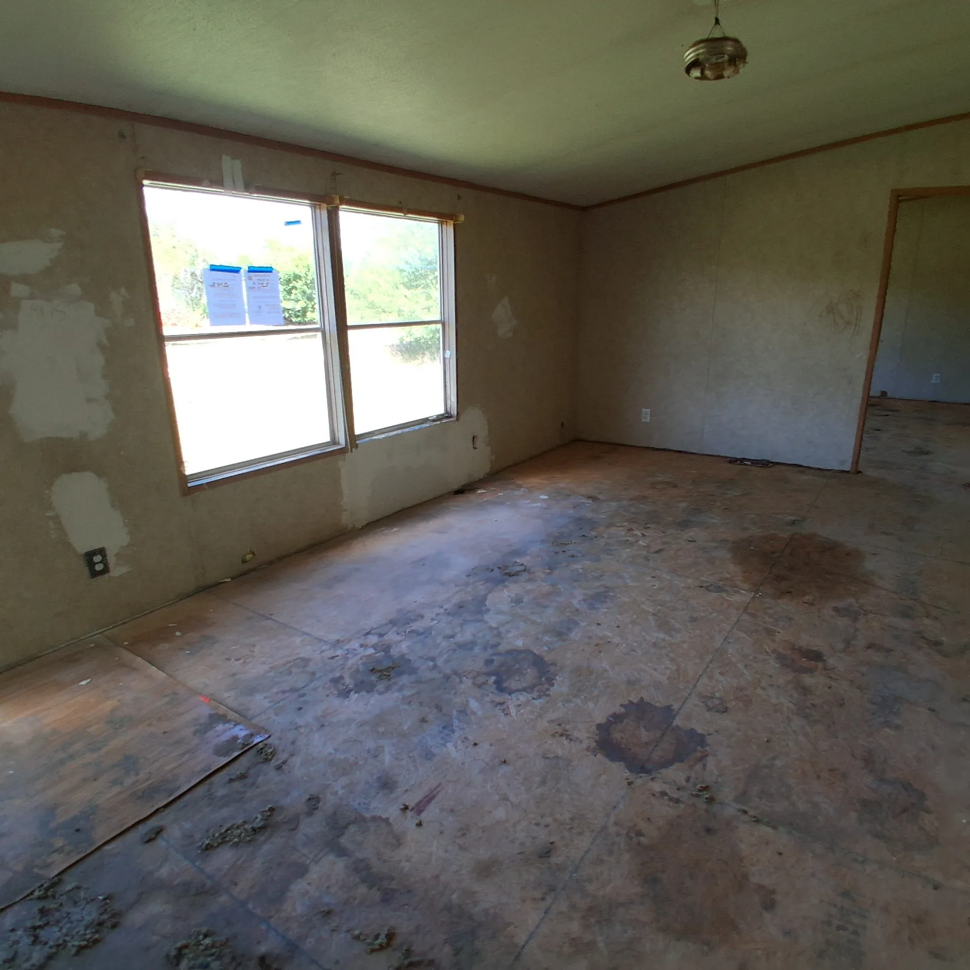 Mobile Home For Sale in Freestone County , 306 South Street, Teague, Texas 75860, 3 Bedroom, 2 Bathroom, Garage spaces, 1,232 Sqft, built in 2008, mls#21394321, Real Estate Agent in Teague, Homes For Sale in Freestone county, Homes For Sale in Teague, Realtor in Teague Texas, Real Estate Brokerage Independent Realty Texas, Luminita Cordes Realtor