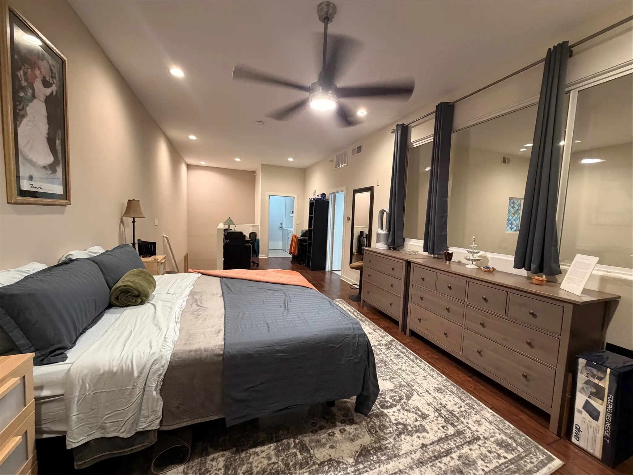 Condominium For Sale in Tarrant County , 2608 Museum Way 3211, Fort Worth, Texas 76107, 2 Bedroom, 3 Bathroom, 1 Garage spaces, 1,730 Sqft, built in 2006, mls#21402785, Real Estate Agent in Fort Worth, Homes For Sale in Tarrant county, Homes For Sale in Fort Worth, Realtor in Fort Worth Texas, Real Estate Brokerage Independent Realty Texas, Luminita Cordes Realtor