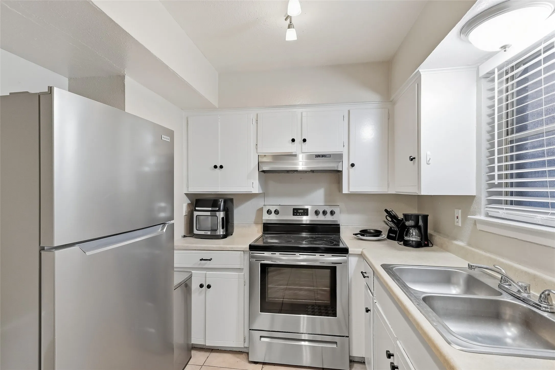 Quadruplex For Sale in Dallas County , 208 Alpine Court, Irving, Texas 75060, 2 Bedroom, 1 Bathroom, Garage spaces, 0 Sqft, built in 1965, mls#21398517, Real Estate Agent in Irving, Homes For Sale in Dallas county, Homes For Sale in Irving, Realtor in Irving Texas, Real Estate Brokerage Independent Realty Texas, Luminita Cordes Realtor
