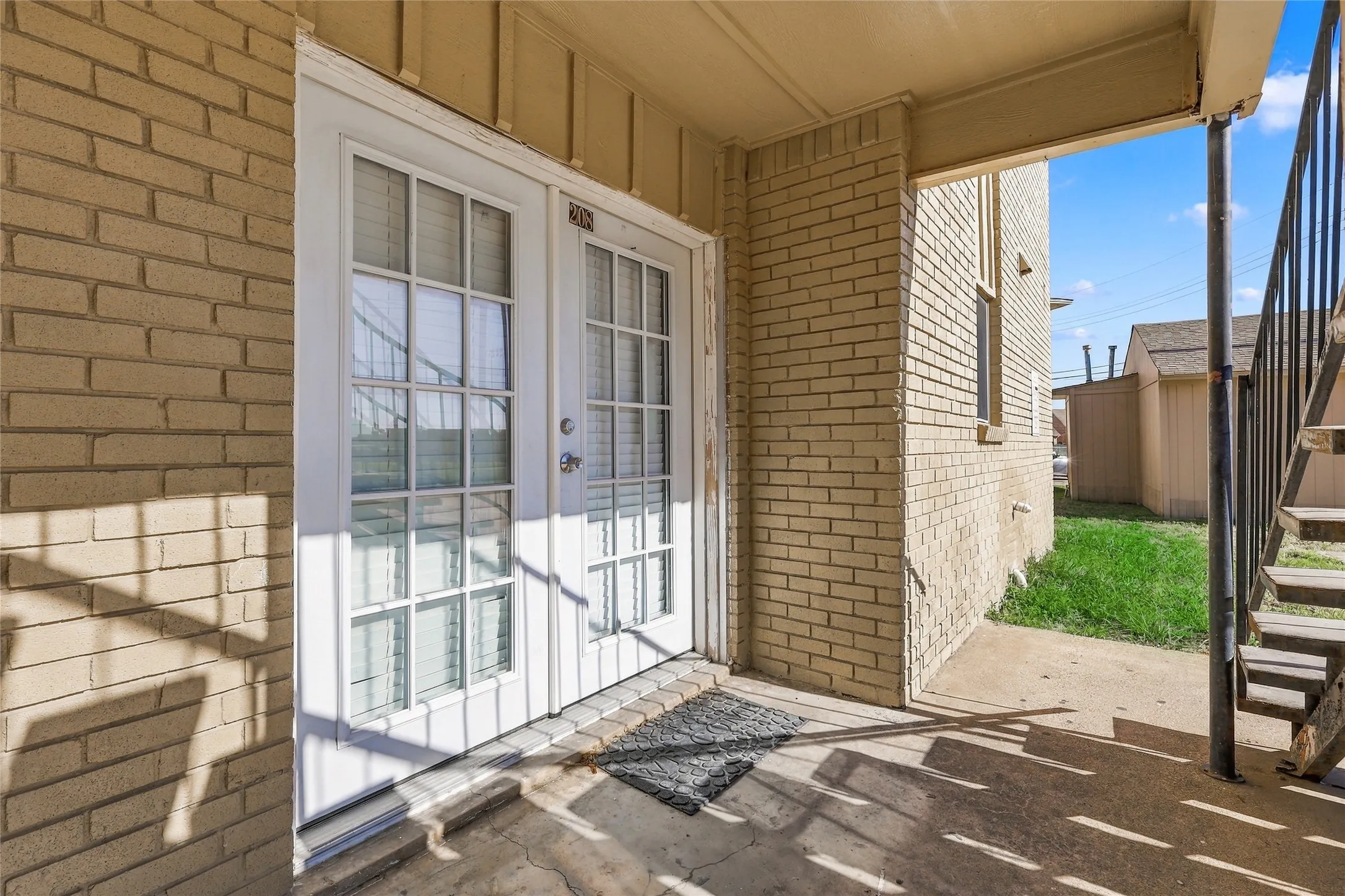 Quadruplex For Sale in Dallas County , 208 Alpine Court, Irving, Texas 75060, 2 Bedroom, 1 Bathroom, Garage spaces, 0 Sqft, built in 1965, mls#21398517, Real Estate Agent in Irving, Homes For Sale in Dallas county, Homes For Sale in Irving, Realtor in Irving Texas, Real Estate Brokerage Independent Realty Texas, Luminita Cordes Realtor
