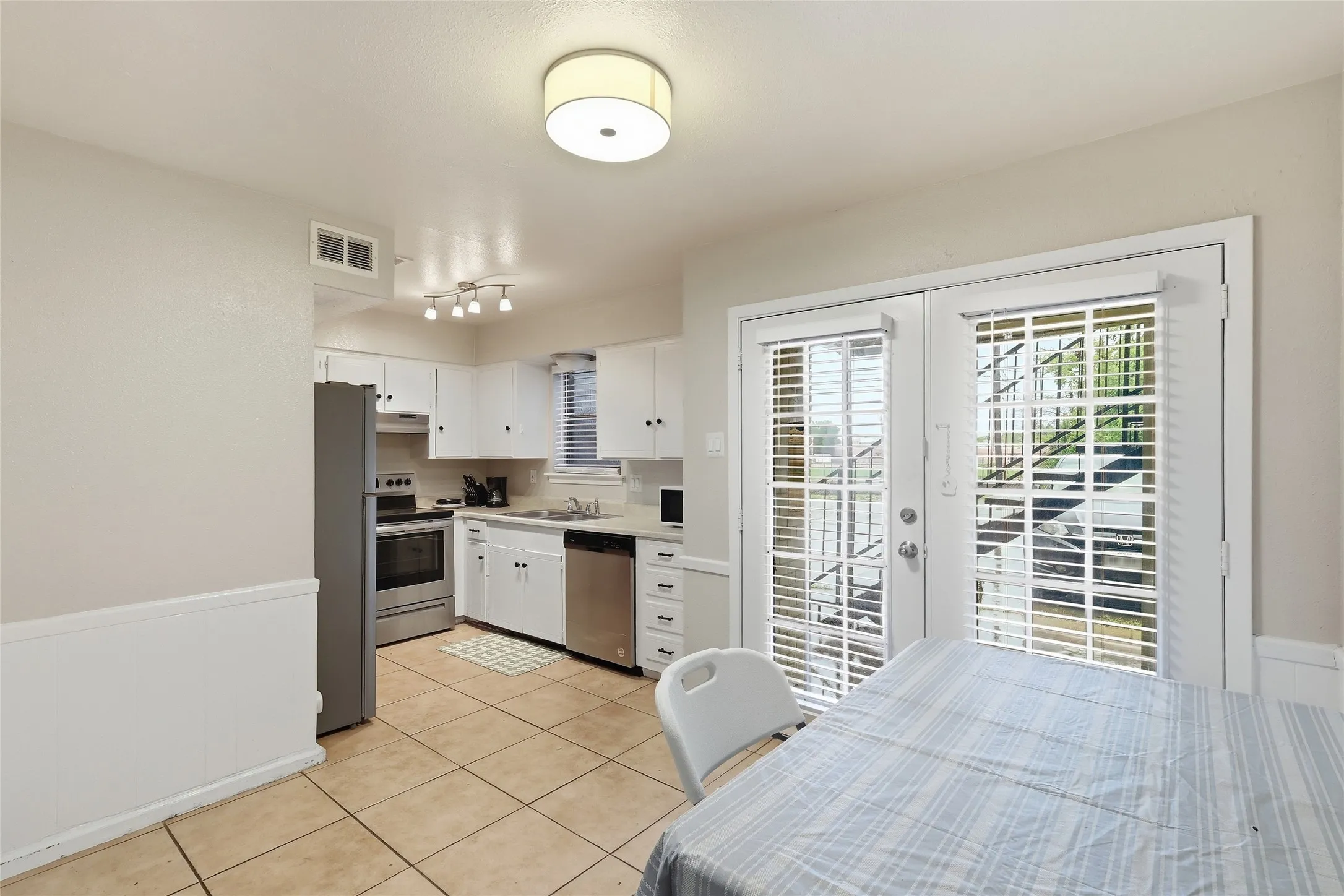 Quadruplex For Sale in Dallas County , 208 Alpine Court, Irving, Texas 75060, 2 Bedroom, 1 Bathroom, Garage spaces, 0 Sqft, built in 1965, mls#21398517, Real Estate Agent in Irving, Homes For Sale in Dallas county, Homes For Sale in Irving, Realtor in Irving Texas, Real Estate Brokerage Independent Realty Texas, Luminita Cordes Realtor