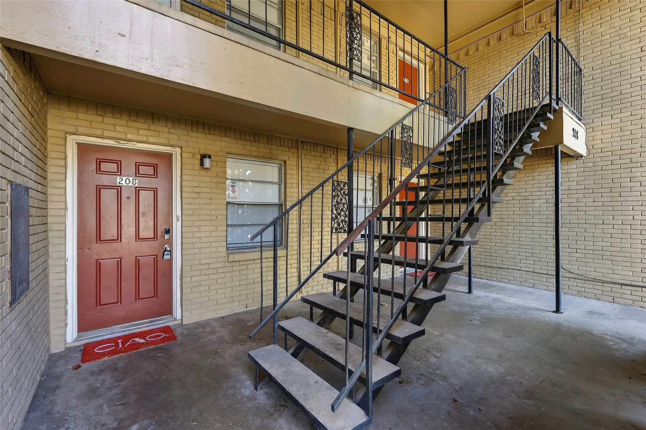 Quadruplex For Sale in Dallas County , 208 Alpine Court, Irving, Texas 75060, 2 Bedroom, 1 Bathroom, Garage spaces, 0 Sqft, built in 1965, mls#21398517, Real Estate Agent in Irving, Homes For Sale in Dallas county, Homes For Sale in Irving, Realtor in Irving Texas, Real Estate Brokerage Independent Realty Texas, Luminita Cordes Realtor