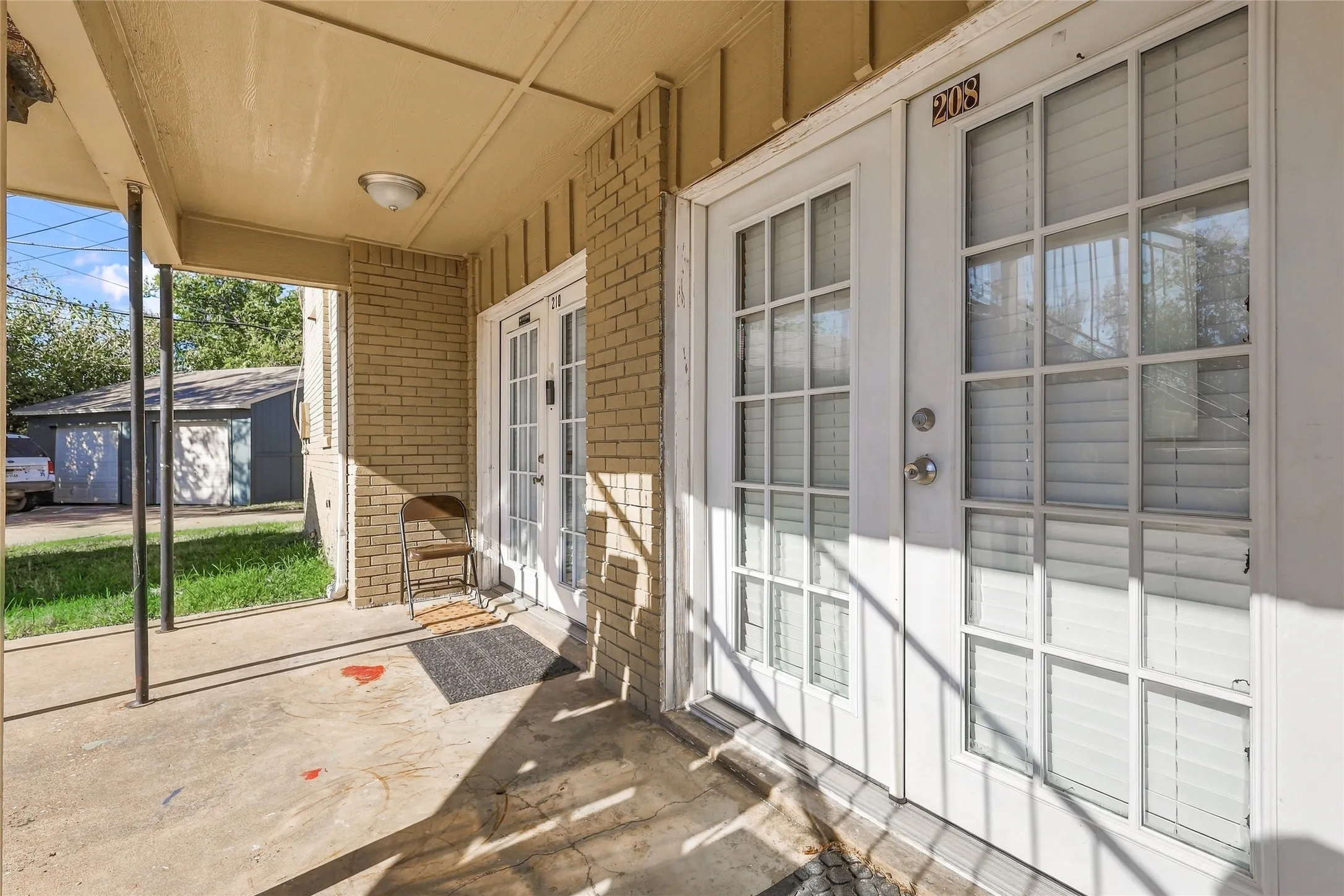 Quadruplex For Sale in Dallas County , 208 Alpine Court, Irving, Texas 75060, 2 Bedroom, 1 Bathroom, Garage spaces, 0 Sqft, built in 1965, mls#21398517, Real Estate Agent in Irving, Homes For Sale in Dallas county, Homes For Sale in Irving, Realtor in Irving Texas, Real Estate Brokerage Independent Realty Texas, Luminita Cordes Realtor