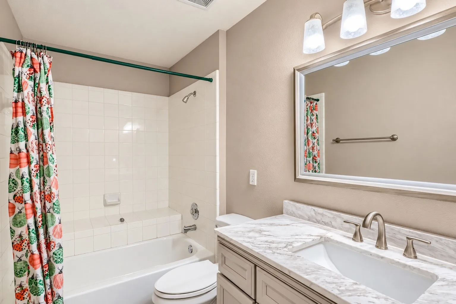 Single Family Residence For Sale in Dallas County , 1922 Cutler Drive, Mesquite, Texas 75149, 4 Bedroom, 2 Bathroom, 2 Garage spaces, 2,079 Sqft, built in 1999, mls#21402791, Real Estate Agent in Mesquite, Homes For Sale in Dallas county, Homes For Sale in Mesquite, Realtor in Mesquite Texas, Real Estate Brokerage Independent Realty Texas, Luminita Cordes Realtor