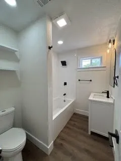 Single Family Residence For Sale in Mc Lennan County , 1413 Holly Vista Street, Waco, Texas 76711, 3 Bedroom, 2 Bathroom, Garage spaces, 1,689 Sqft, built in 1950, mls#21401774, Real Estate Agent in Waco, Homes For Sale in Mc Lennan county, Homes For Sale in Waco, Realtor in Waco Texas, Real Estate Brokerage Independent Realty Texas, Luminita Cordes Realtor
