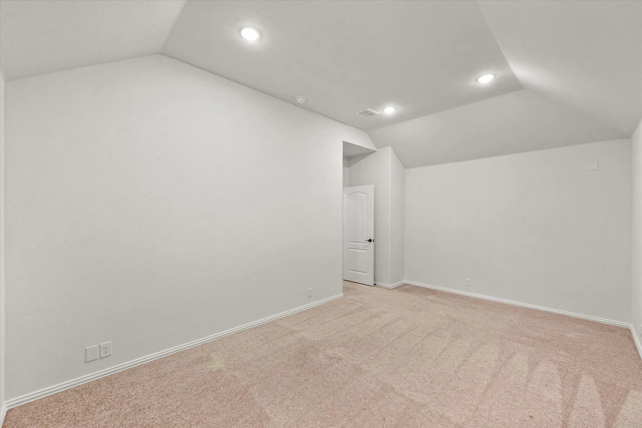 Single Family Residence For Sale in Tarrant County , 637 Ridgewater Trail, Fort Worth, Texas 76131, 4 Bedroom, 3 Bathroom, 2 Garage spaces, 3,034 Sqft, built in 2021, mls#21401791, Real Estate Agent in Fort Worth, Homes For Sale in Tarrant county, Homes For Sale in Fort Worth, Realtor in Fort Worth Texas, Real Estate Brokerage Independent Realty Texas, Luminita Cordes Realtor