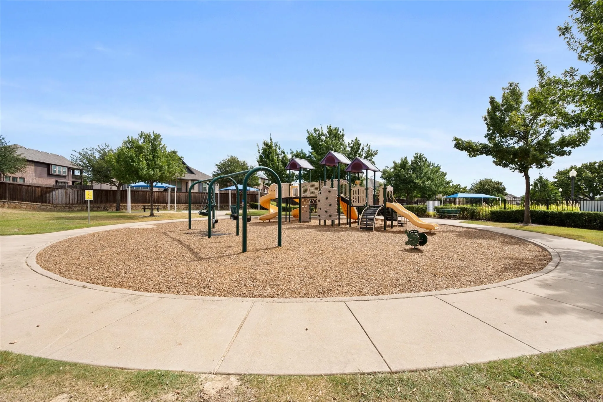 Single Family Residence For Sale in Tarrant County , 637 Ridgewater Trail, Fort Worth, Texas 76131, 4 Bedroom, 3 Bathroom, 2 Garage spaces, 3,034 Sqft, built in 2021, mls#21401791, Real Estate Agent in Fort Worth, Homes For Sale in Tarrant county, Homes For Sale in Fort Worth, Realtor in Fort Worth Texas, Real Estate Brokerage Independent Realty Texas, Luminita Cordes Realtor
