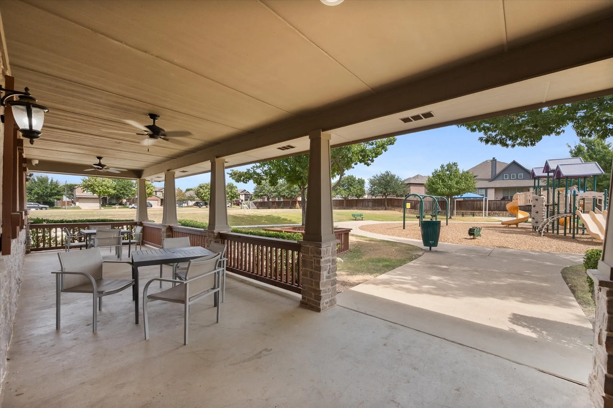 Single Family Residence For Sale in Tarrant County , 637 Ridgewater Trail, Fort Worth, Texas 76131, 4 Bedroom, 3 Bathroom, 2 Garage spaces, 3,034 Sqft, built in 2021, mls#21401791, Real Estate Agent in Fort Worth, Homes For Sale in Tarrant county, Homes For Sale in Fort Worth, Realtor in Fort Worth Texas, Real Estate Brokerage Independent Realty Texas, Luminita Cordes Realtor