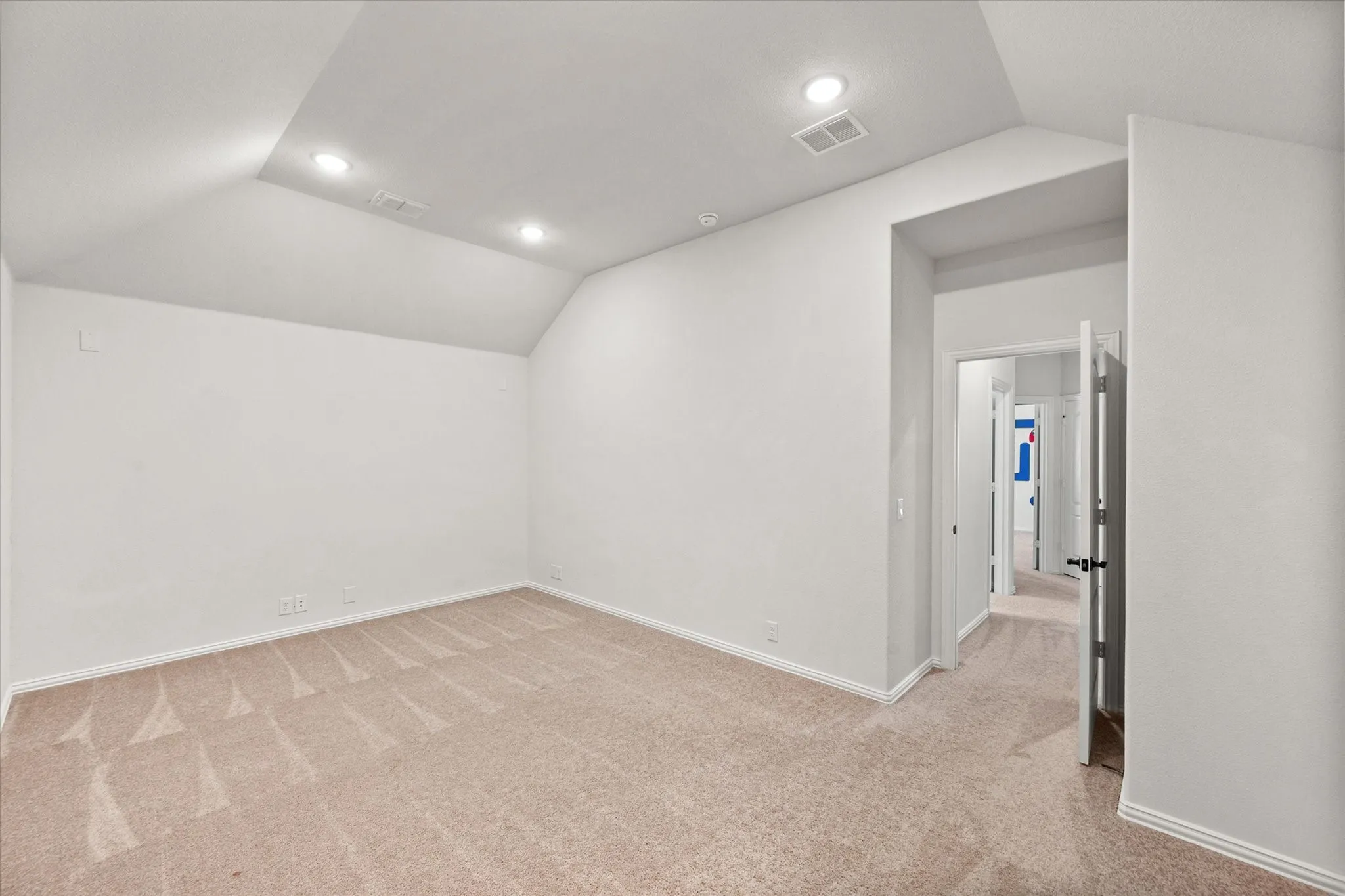 Single Family Residence For Sale in Tarrant County , 637 Ridgewater Trail, Fort Worth, Texas 76131, 4 Bedroom, 3 Bathroom, 2 Garage spaces, 3,034 Sqft, built in 2021, mls#21401791, Real Estate Agent in Fort Worth, Homes For Sale in Tarrant county, Homes For Sale in Fort Worth, Realtor in Fort Worth Texas, Real Estate Brokerage Independent Realty Texas, Luminita Cordes Realtor
