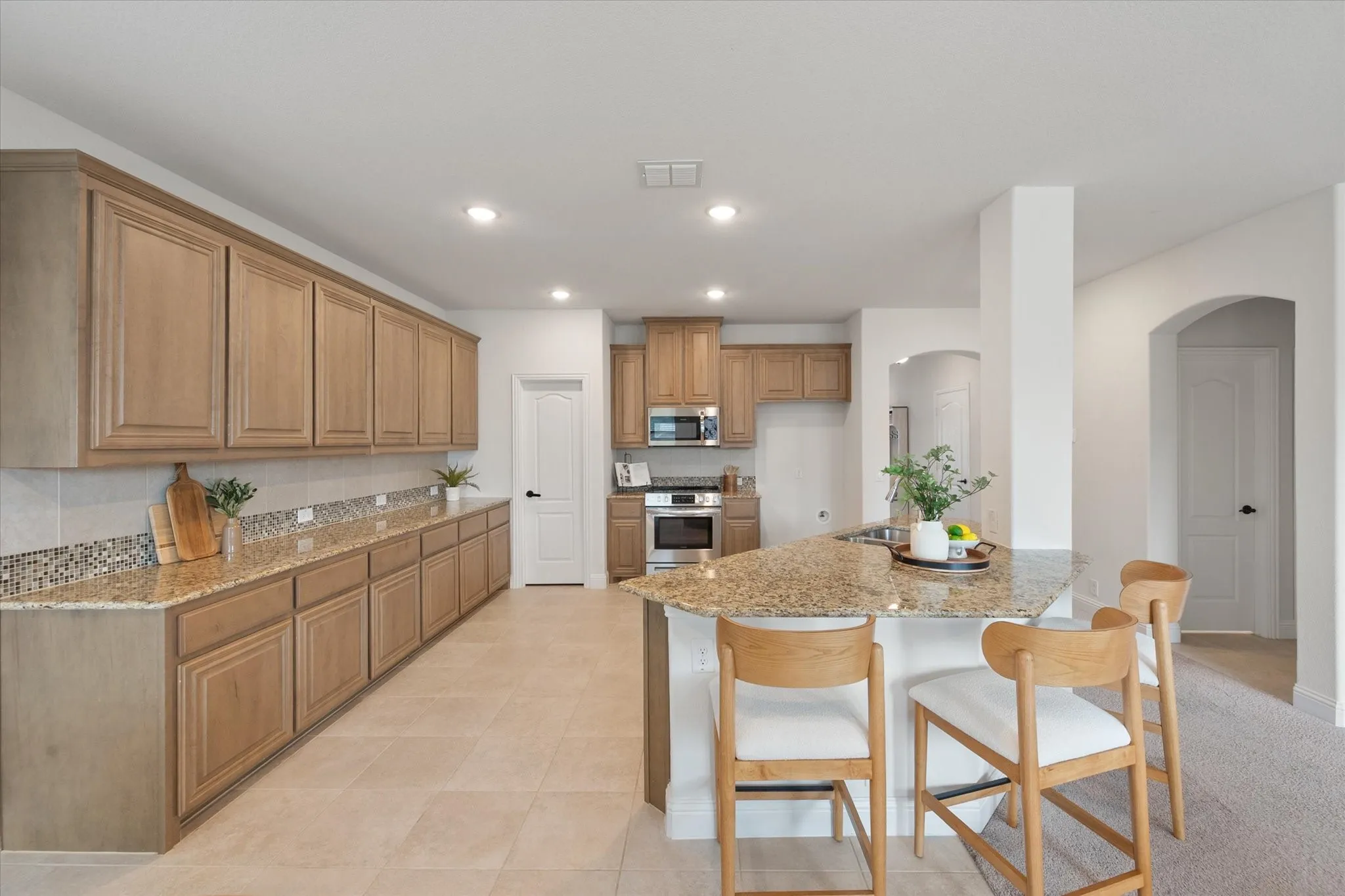 Single Family Residence For Sale in Tarrant County , 637 Ridgewater Trail, Fort Worth, Texas 76131, 4 Bedroom, 3 Bathroom, 2 Garage spaces, 3,034 Sqft, built in 2021, mls#21401791, Real Estate Agent in Fort Worth, Homes For Sale in Tarrant county, Homes For Sale in Fort Worth, Realtor in Fort Worth Texas, Real Estate Brokerage Independent Realty Texas, Luminita Cordes Realtor