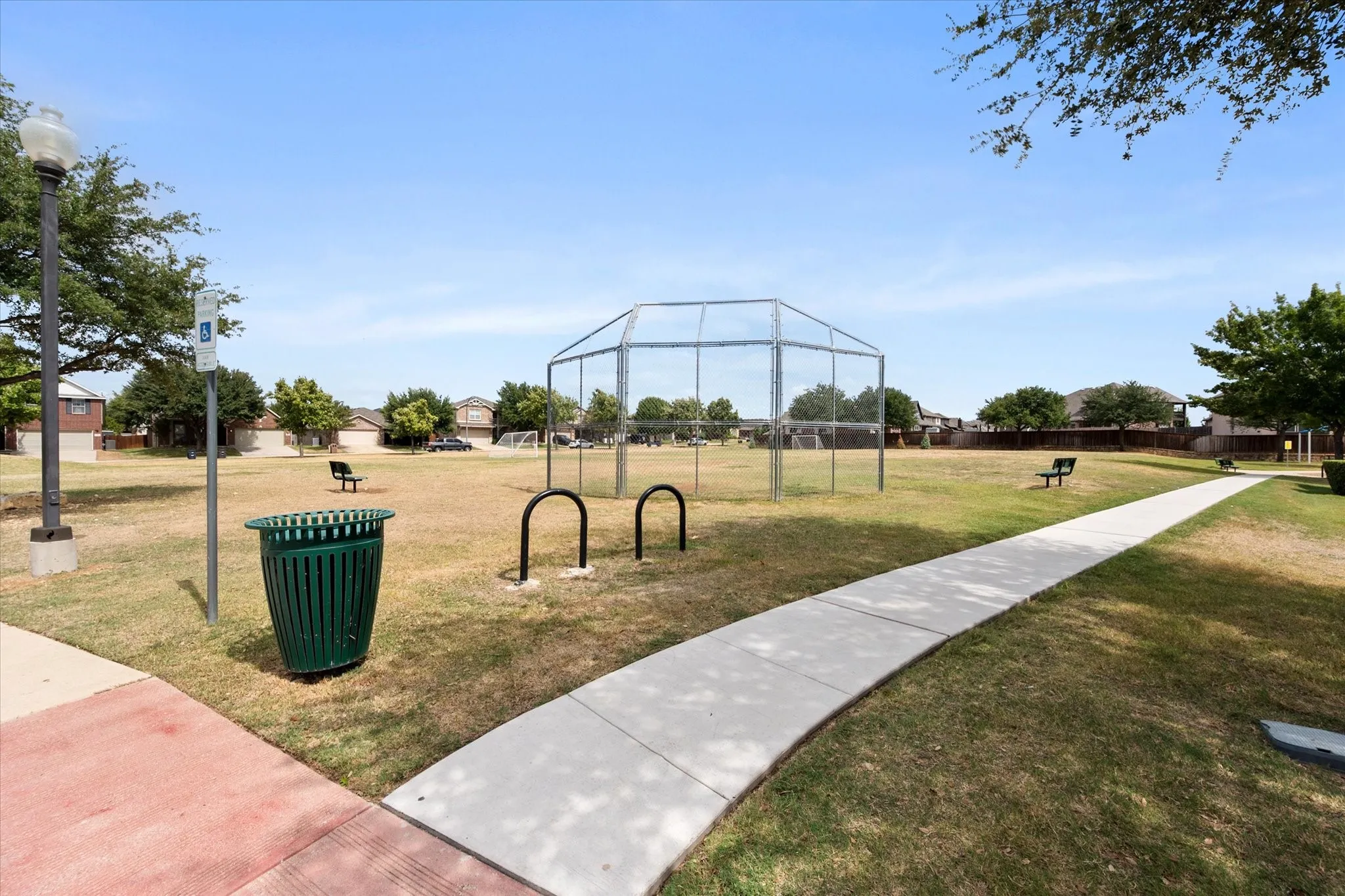Single Family Residence For Sale in Tarrant County , 637 Ridgewater Trail, Fort Worth, Texas 76131, 4 Bedroom, 3 Bathroom, 2 Garage spaces, 3,034 Sqft, built in 2021, mls#21401791, Real Estate Agent in Fort Worth, Homes For Sale in Tarrant county, Homes For Sale in Fort Worth, Realtor in Fort Worth Texas, Real Estate Brokerage Independent Realty Texas, Luminita Cordes Realtor