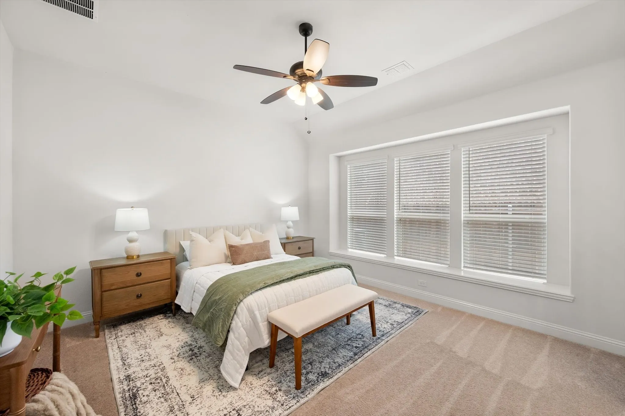 Single Family Residence For Sale in Tarrant County , 637 Ridgewater Trail, Fort Worth, Texas 76131, 4 Bedroom, 3 Bathroom, 2 Garage spaces, 3,034 Sqft, built in 2021, mls#21401791, Real Estate Agent in Fort Worth, Homes For Sale in Tarrant county, Homes For Sale in Fort Worth, Realtor in Fort Worth Texas, Real Estate Brokerage Independent Realty Texas, Luminita Cordes Realtor
