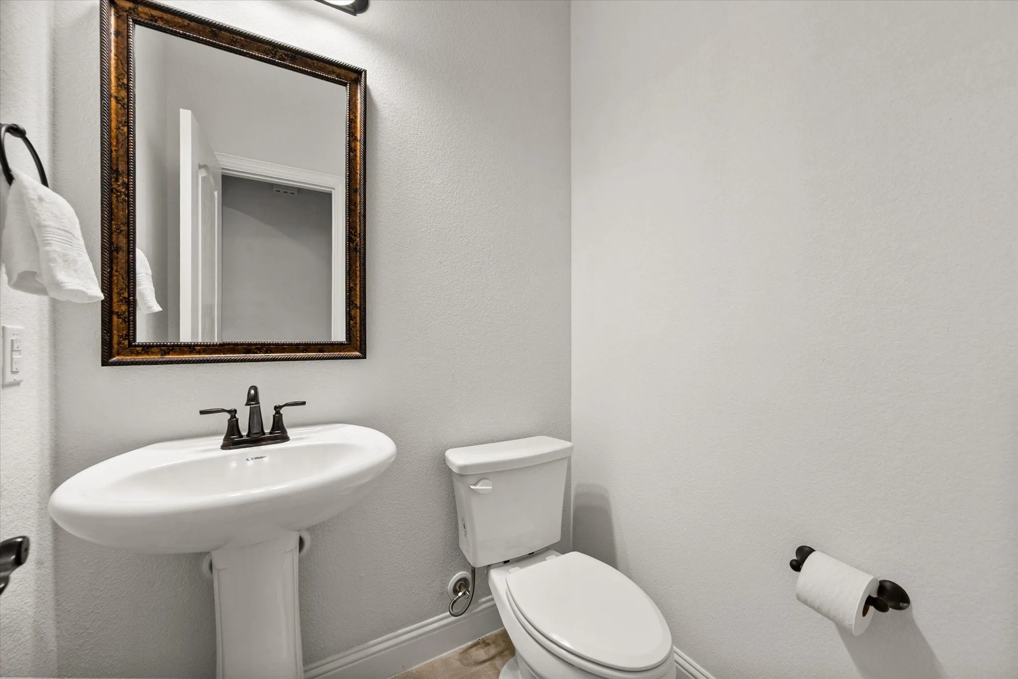Single Family Residence For Sale in Tarrant County , 637 Ridgewater Trail, Fort Worth, Texas 76131, 4 Bedroom, 3 Bathroom, 2 Garage spaces, 3,034 Sqft, built in 2021, mls#21401791, Real Estate Agent in Fort Worth, Homes For Sale in Tarrant county, Homes For Sale in Fort Worth, Realtor in Fort Worth Texas, Real Estate Brokerage Independent Realty Texas, Luminita Cordes Realtor