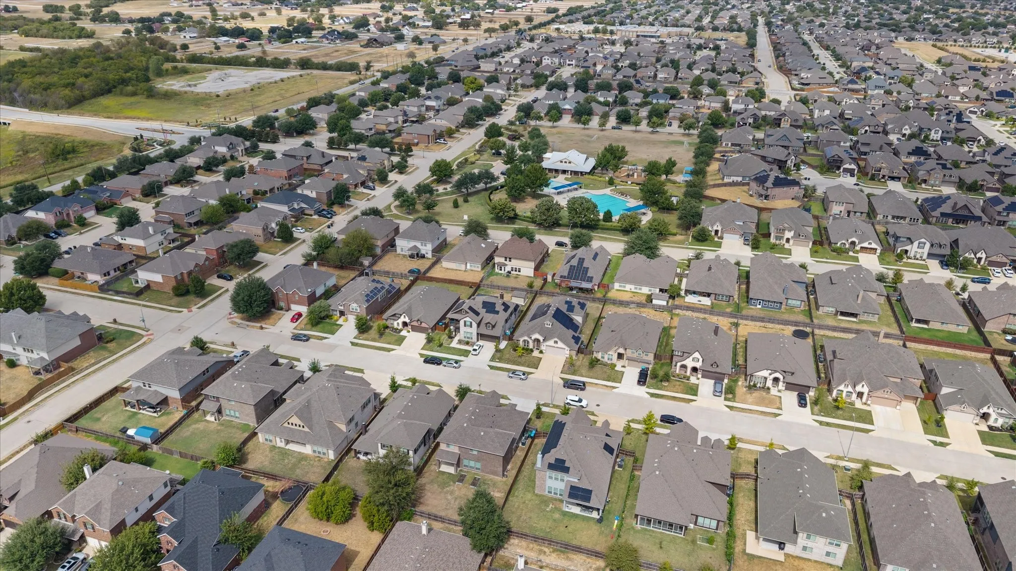 Single Family Residence For Sale in Tarrant County , 637 Ridgewater Trail, Fort Worth, Texas 76131, 4 Bedroom, 3 Bathroom, 2 Garage spaces, 3,034 Sqft, built in 2021, mls#21401791, Real Estate Agent in Fort Worth, Homes For Sale in Tarrant county, Homes For Sale in Fort Worth, Realtor in Fort Worth Texas, Real Estate Brokerage Independent Realty Texas, Luminita Cordes Realtor