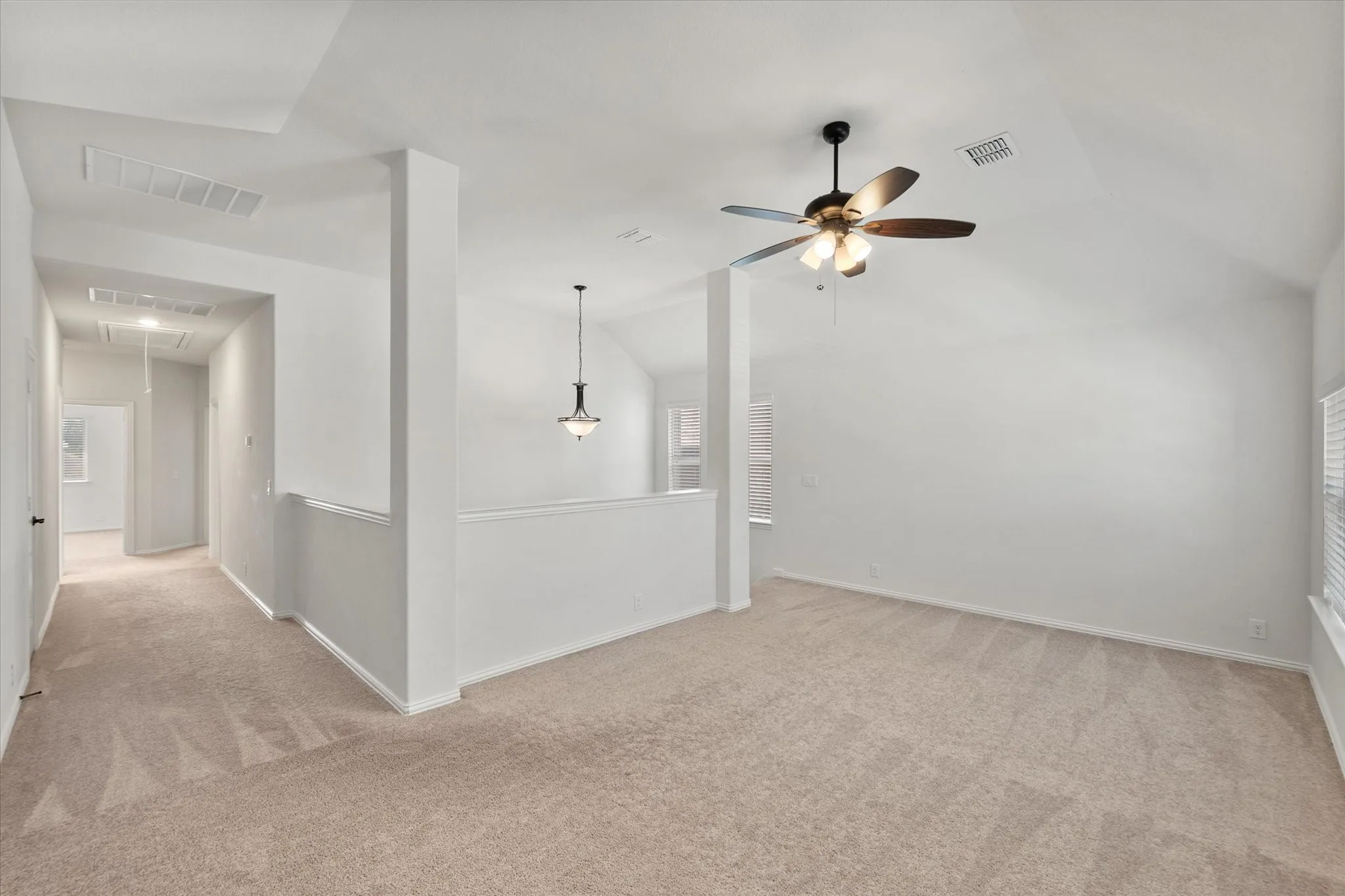 Single Family Residence For Sale in Tarrant County , 637 Ridgewater Trail, Fort Worth, Texas 76131, 4 Bedroom, 3 Bathroom, 2 Garage spaces, 3,034 Sqft, built in 2021, mls#21401791, Real Estate Agent in Fort Worth, Homes For Sale in Tarrant county, Homes For Sale in Fort Worth, Realtor in Fort Worth Texas, Real Estate Brokerage Independent Realty Texas, Luminita Cordes Realtor