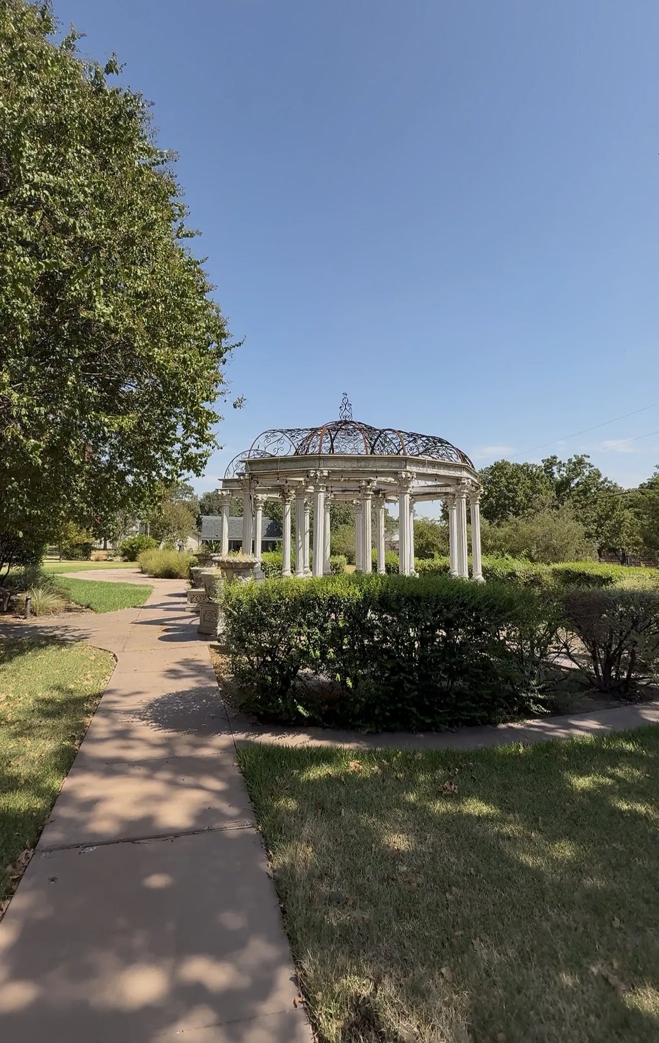Single Family Residence For Sale in Tarrant County , 1060 Harbor Haven Street, Southlake, Texas 76092, 6 Bedroom, 6 Bathroom, 3 Garage spaces, 6,045 Sqft, built in 1985, mls#21402748, Real Estate Agent in Southlake, Homes For Sale in Tarrant county, Homes For Sale in Southlake, Realtor in Southlake Texas, Real Estate Brokerage Independent Realty Texas, Luminita Cordes Realtor