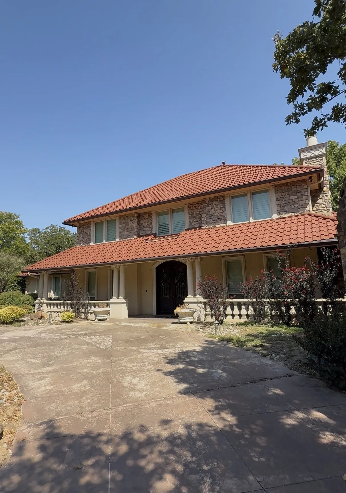 Single Family Residence For Sale in Tarrant County , 1060 Harbor Haven Street, Southlake, Texas 76092, 6 Bedroom, 6 Bathroom, 3 Garage spaces, 6,045 Sqft, built in 1985, mls#21402748, Real Estate Agent in Southlake, Homes For Sale in Tarrant county, Homes For Sale in Southlake, Realtor in Southlake Texas, Real Estate Brokerage Independent Realty Texas, Luminita Cordes Realtor